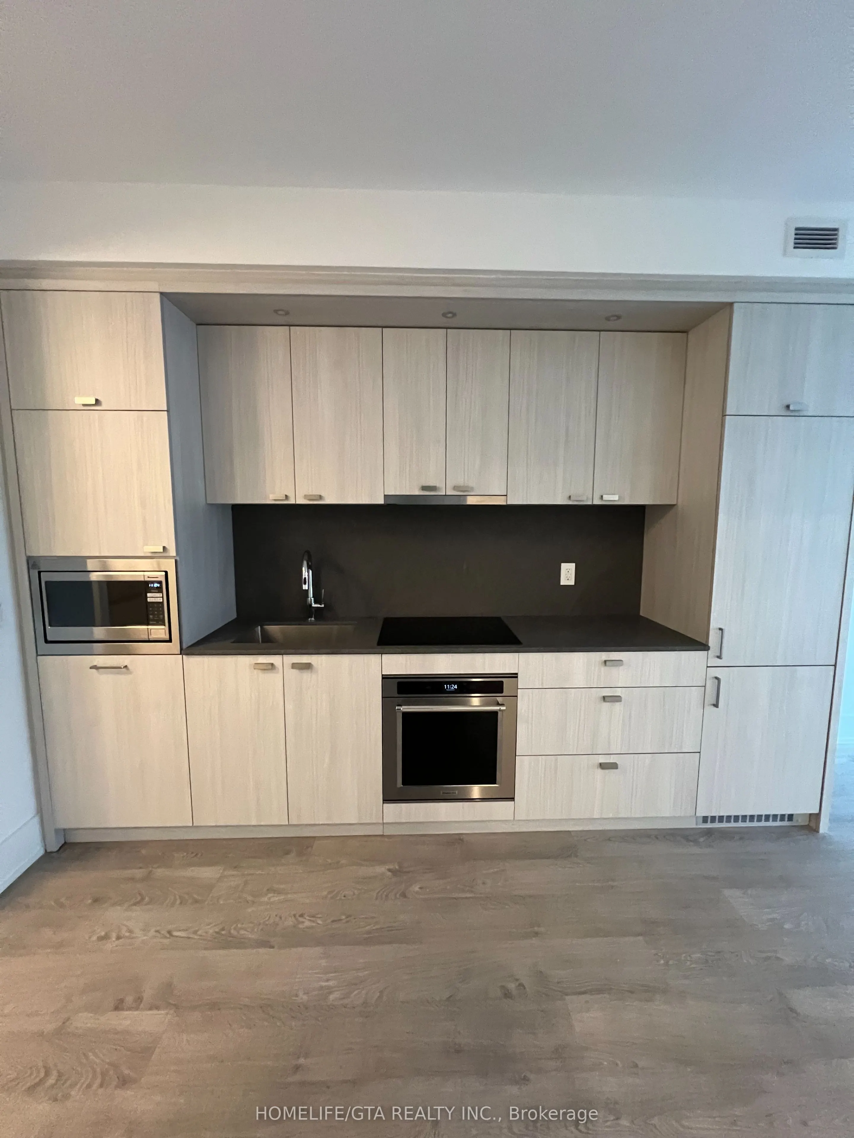 115 Denison Avenue, #902