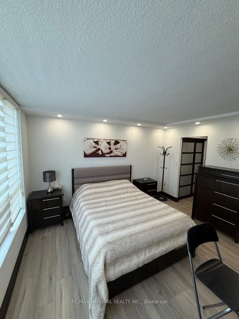 5785 Yonge Street, #PH503