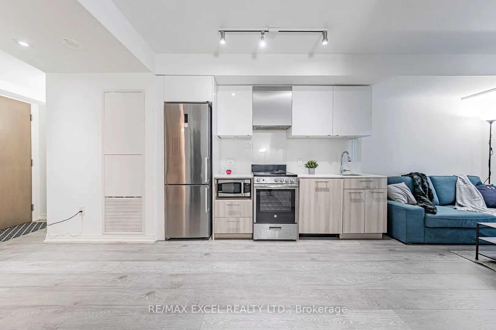 251 Javis St Street W, #740