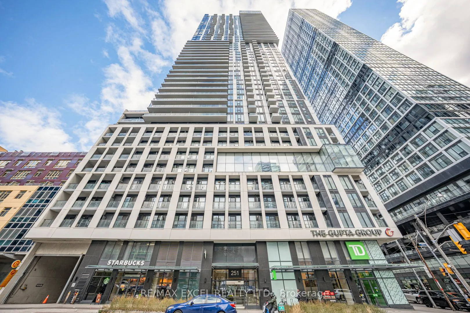 251 Javis St Street W, #740