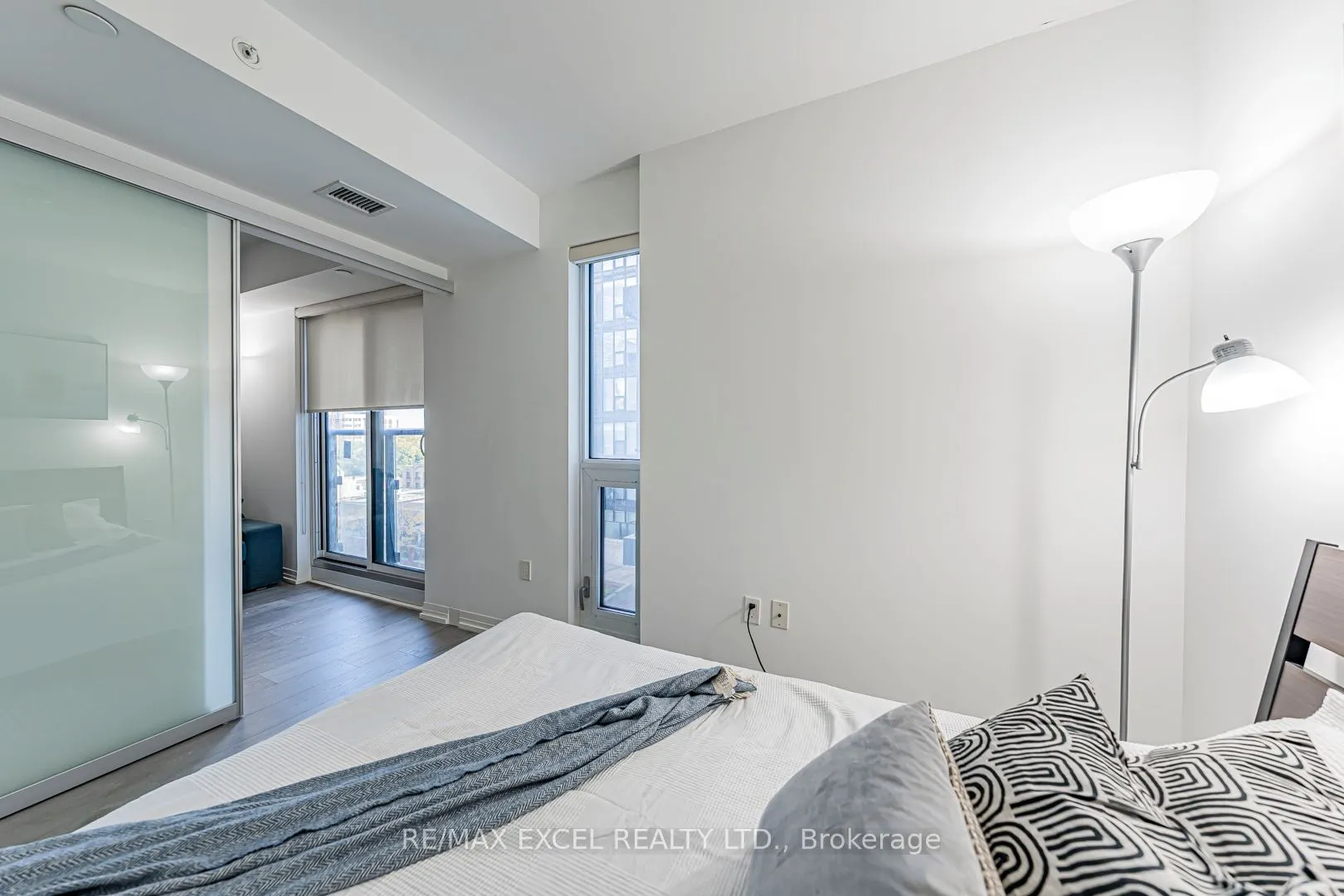 251 Javis St Street W, #740