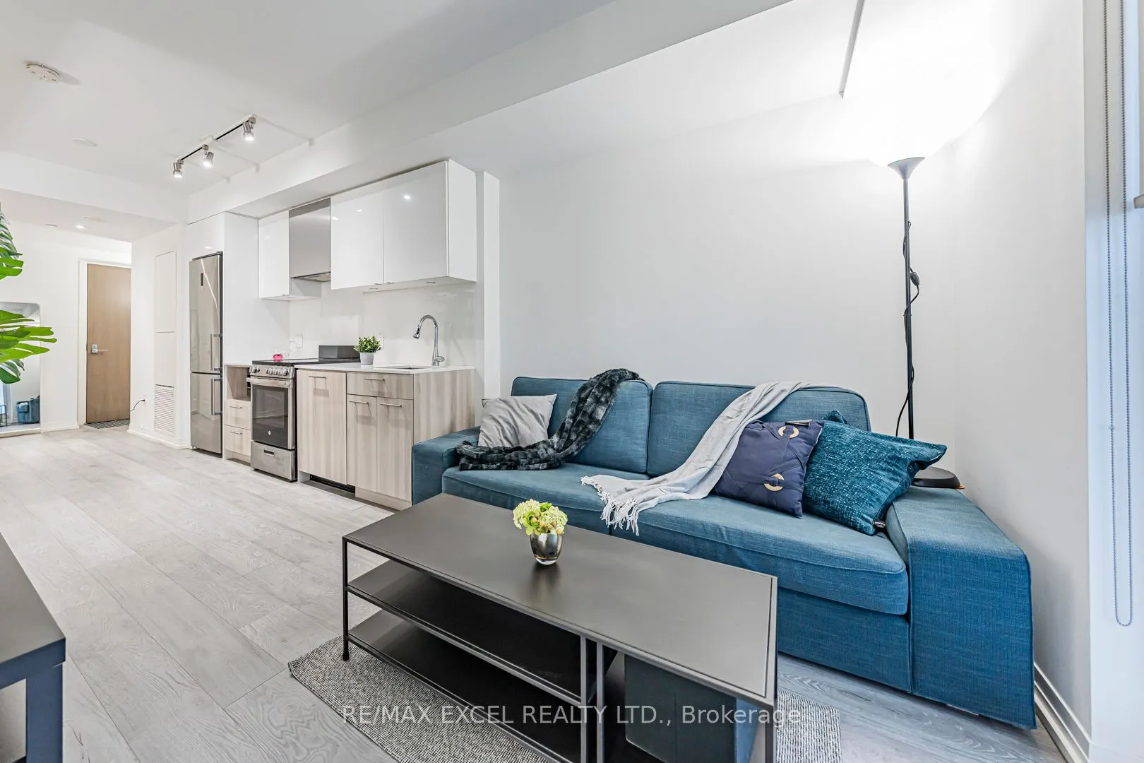 251 Javis St Street W, #740