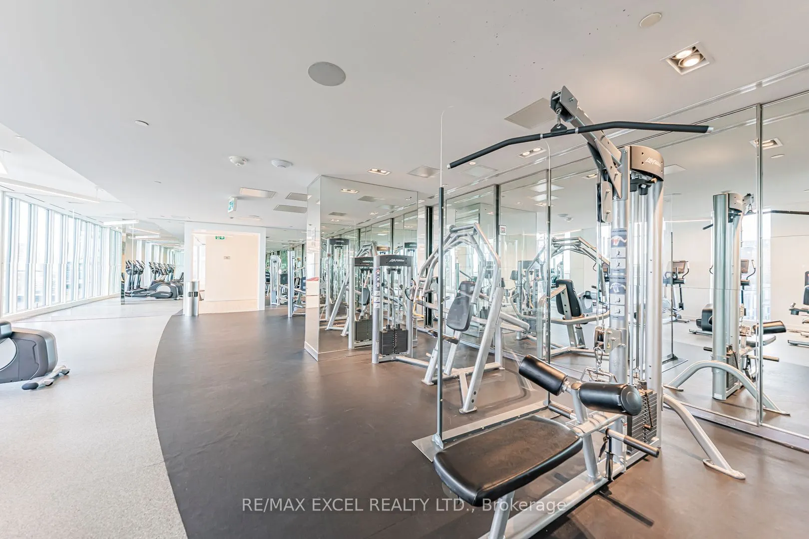 251 Javis St Street W, #740