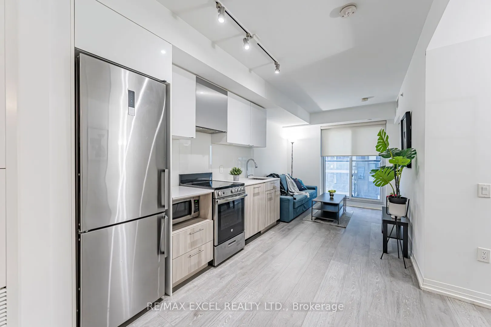 251 Javis St Street W, #740