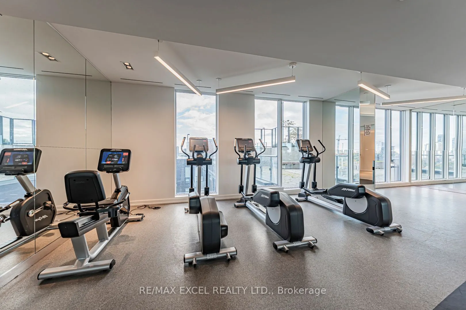 251 Javis St Street W, #740