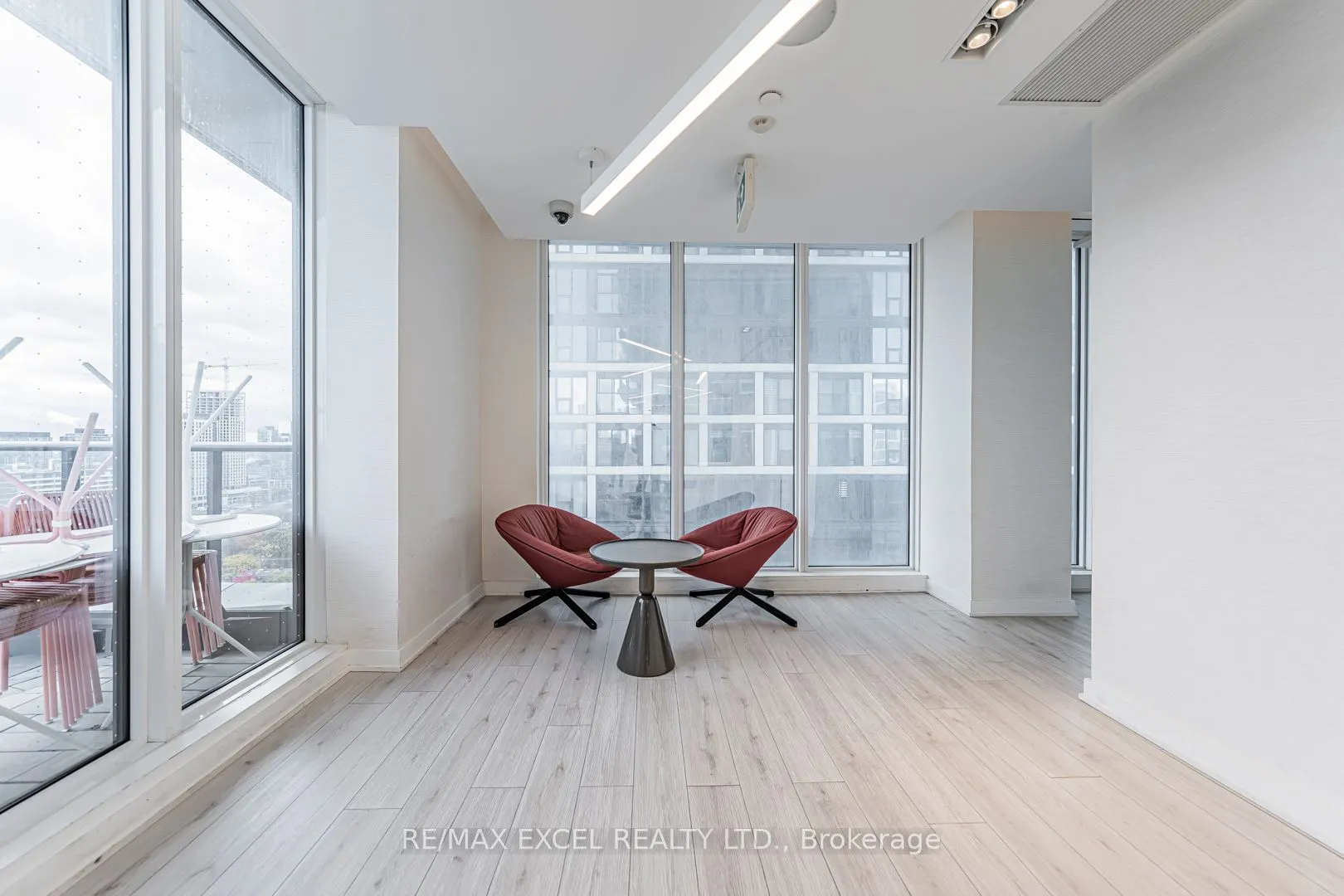 251 Javis St Street W, #740