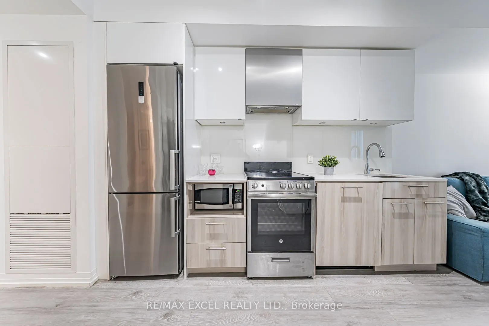 251 Javis St Street W, #740