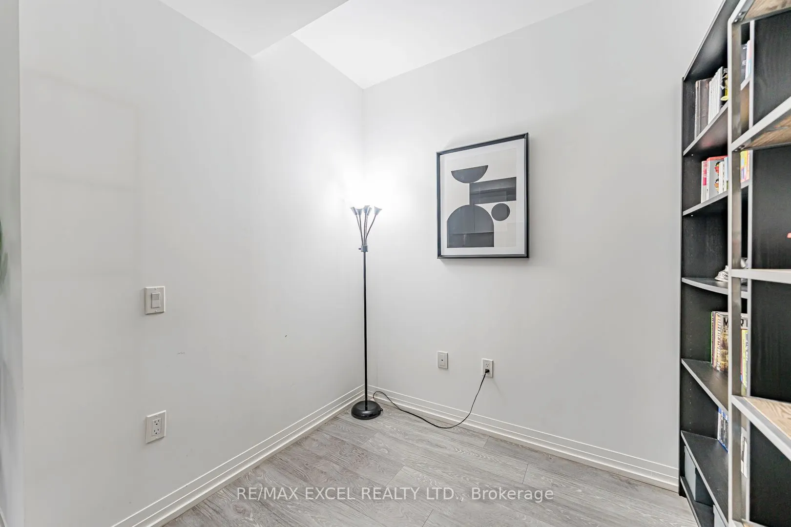 251 Javis St Street W, #740