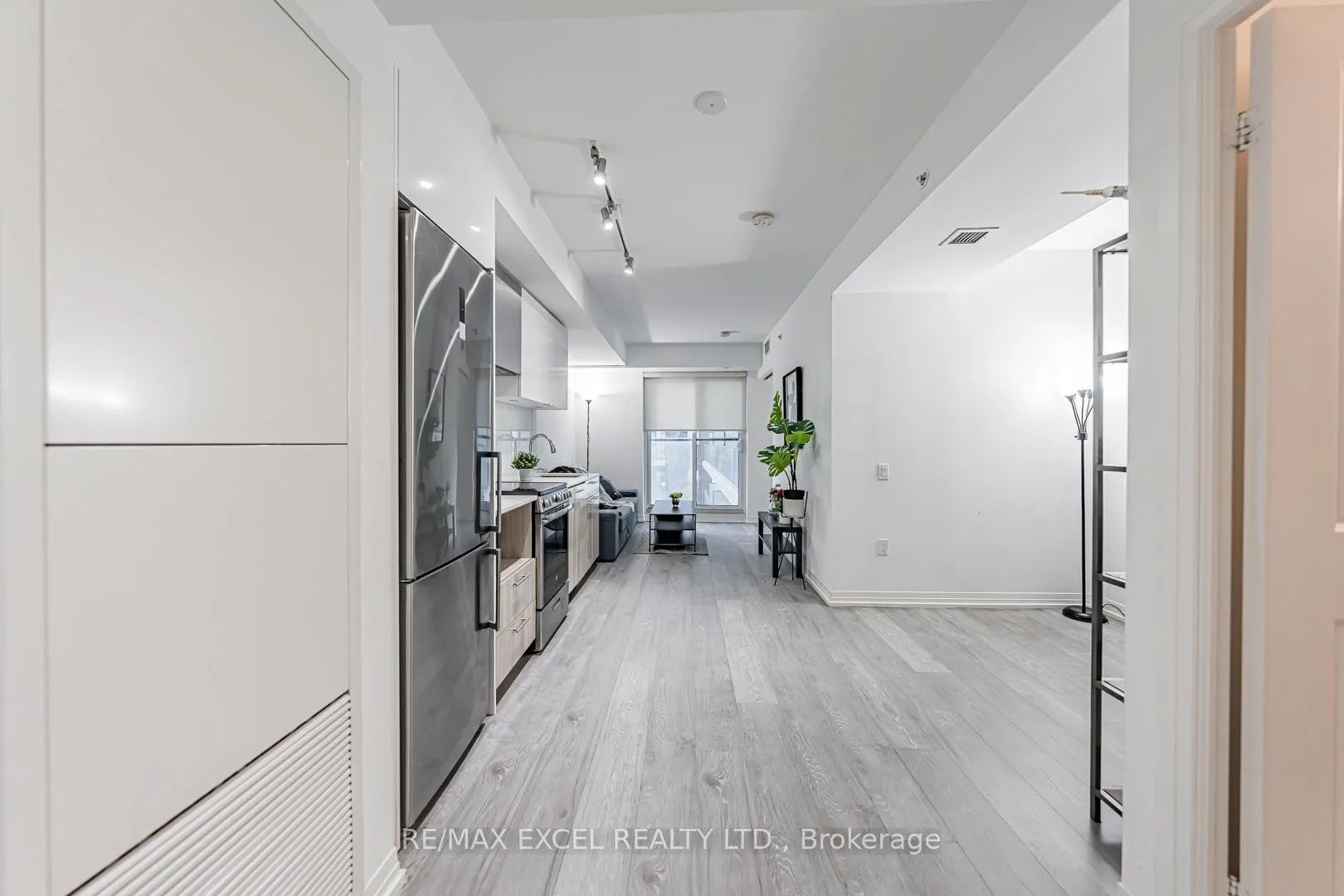 251 Javis St Street W, #740