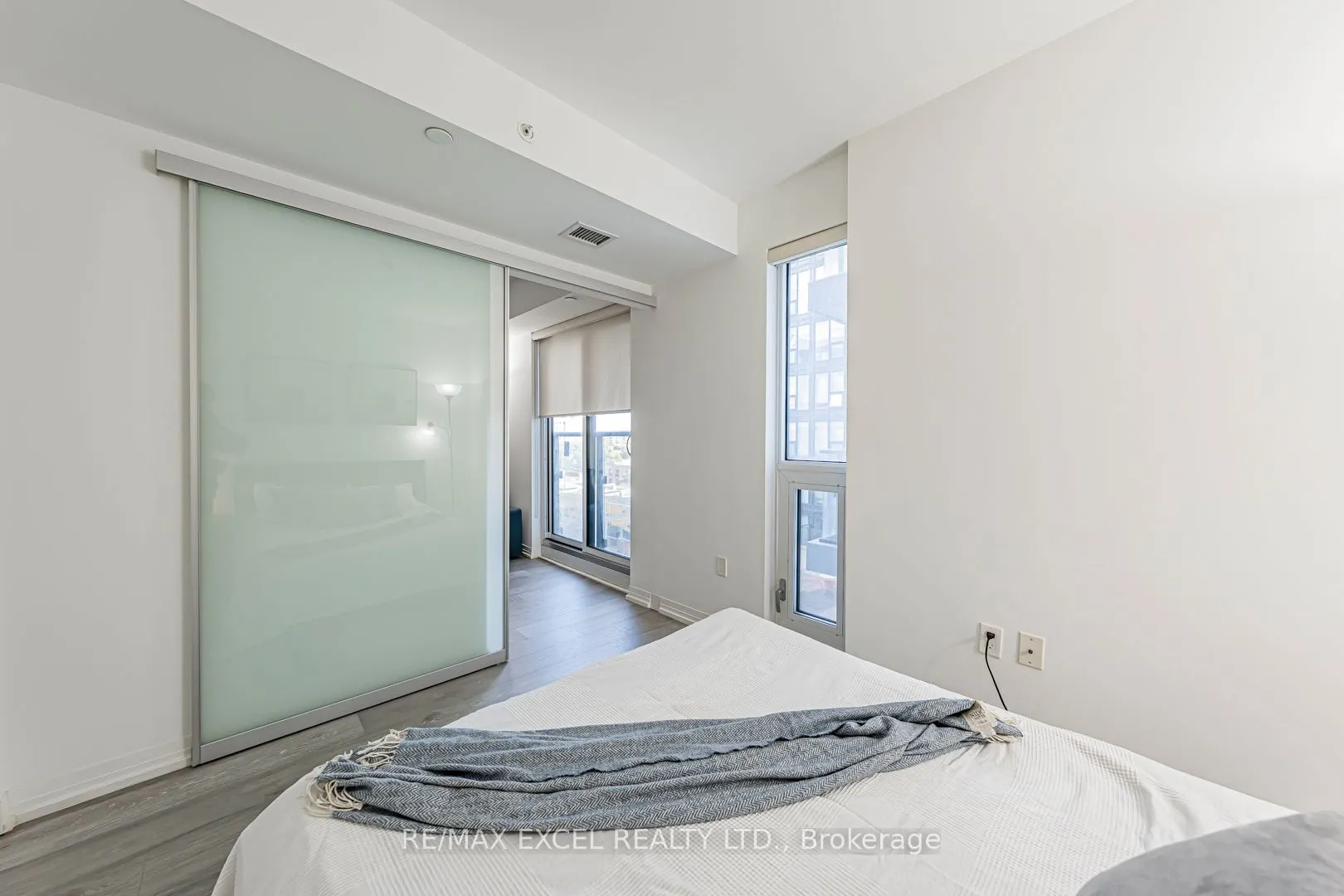 251 Javis St Street W, #740