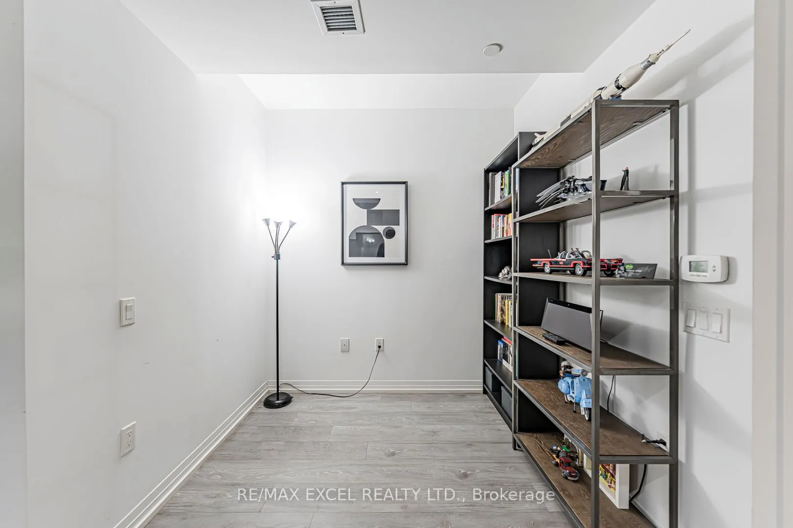 251 Javis St Street W, #740