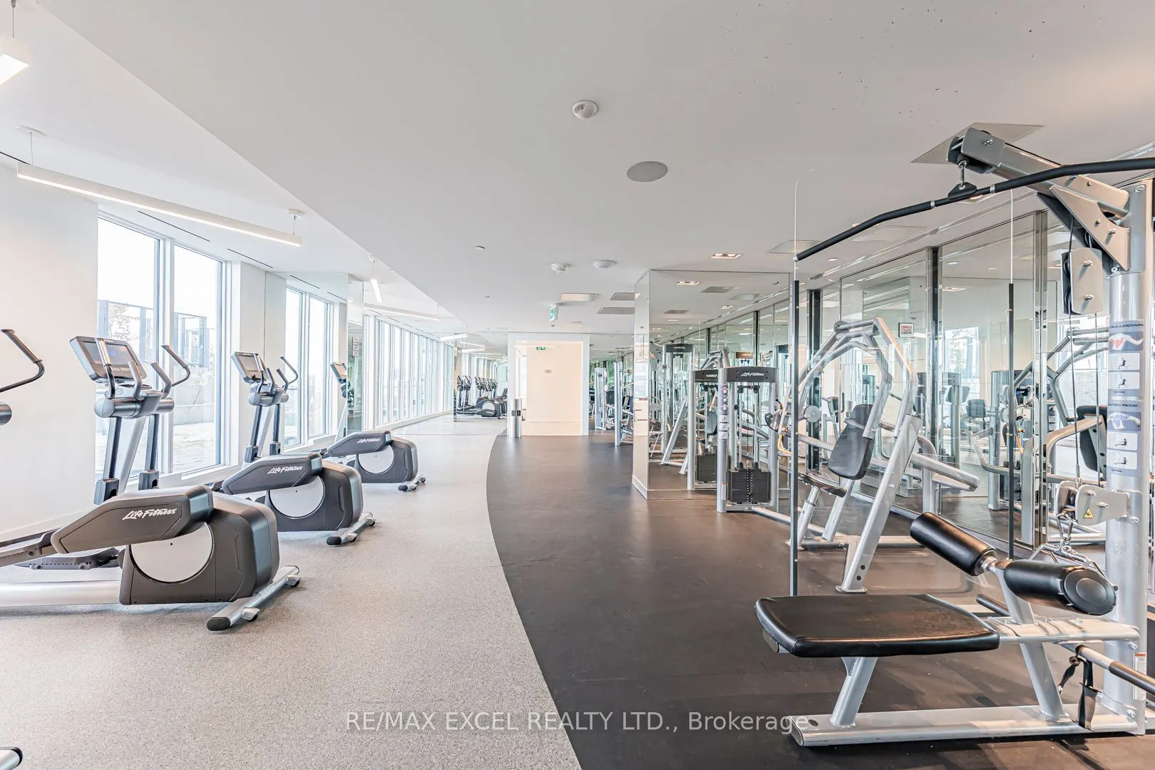 251 Javis St Street W, #740