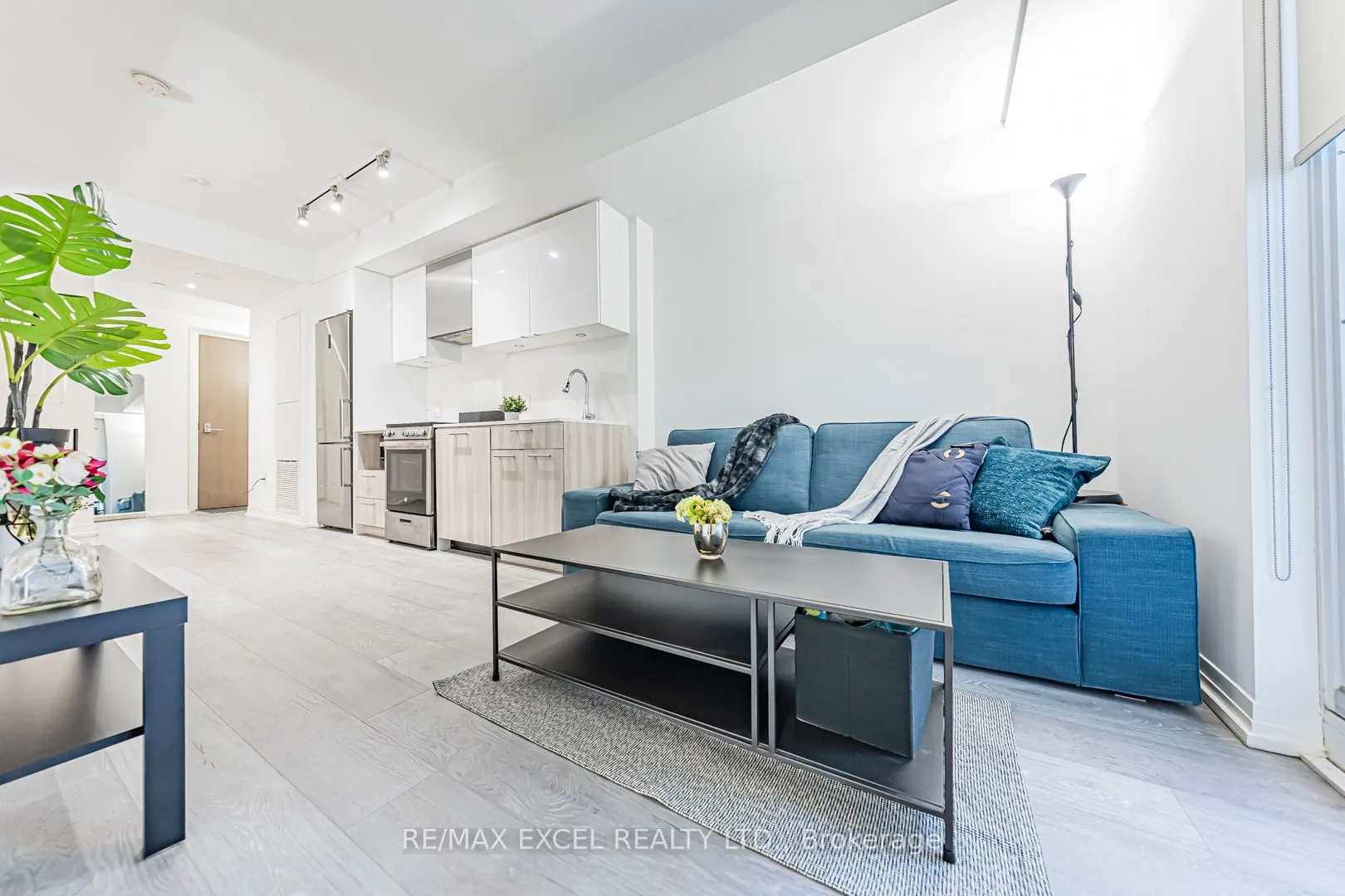 251 Javis St Street W, #740