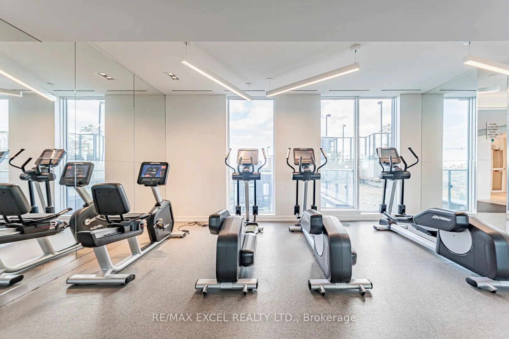 251 Javis St Street W, #740