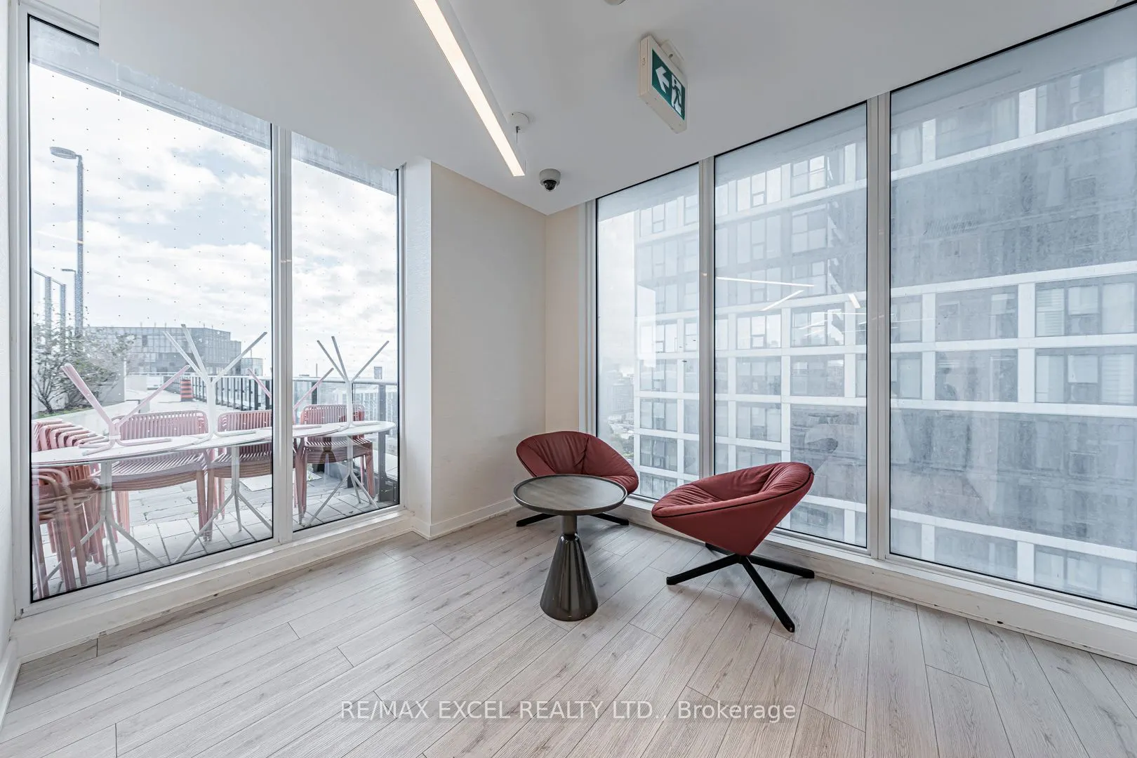 251 Javis St Street W, #740