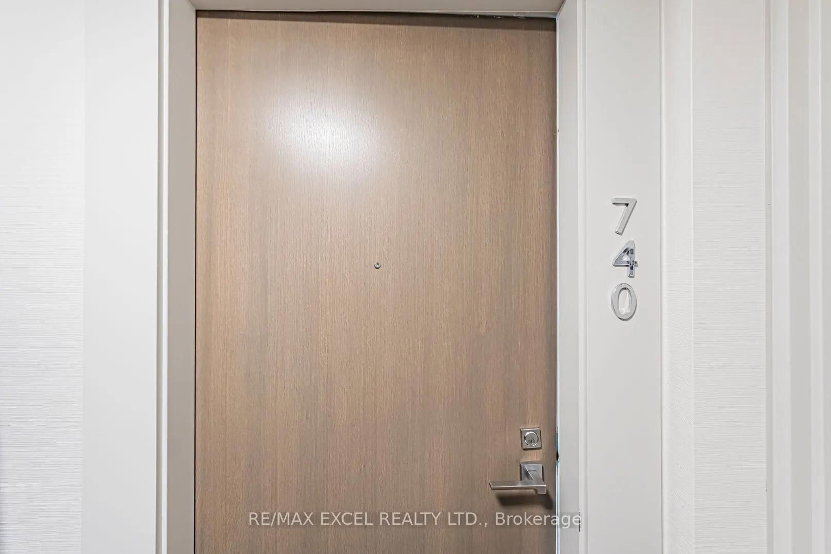 251 Javis St Street W, #740