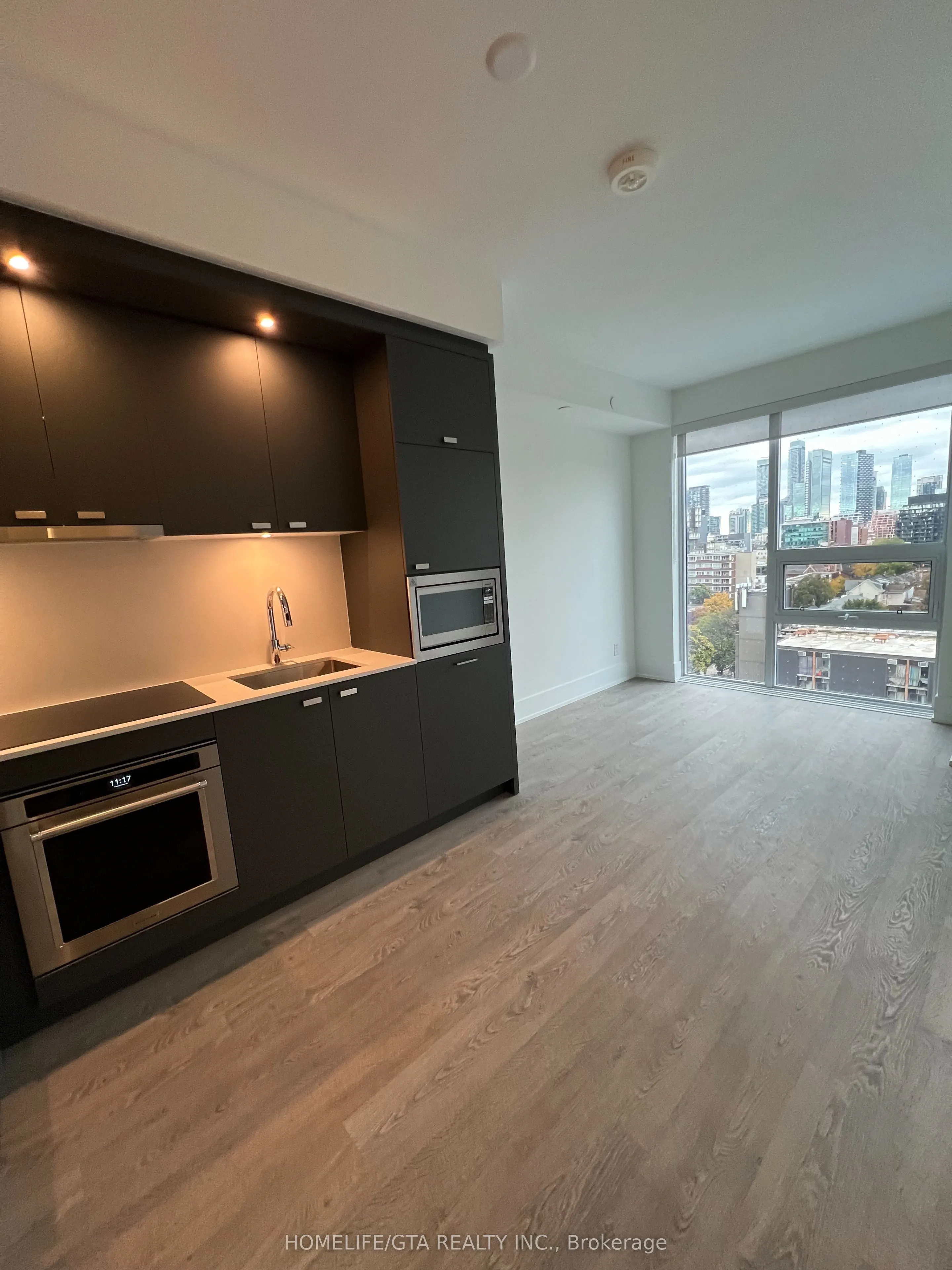 115 Denison Avenue, #904