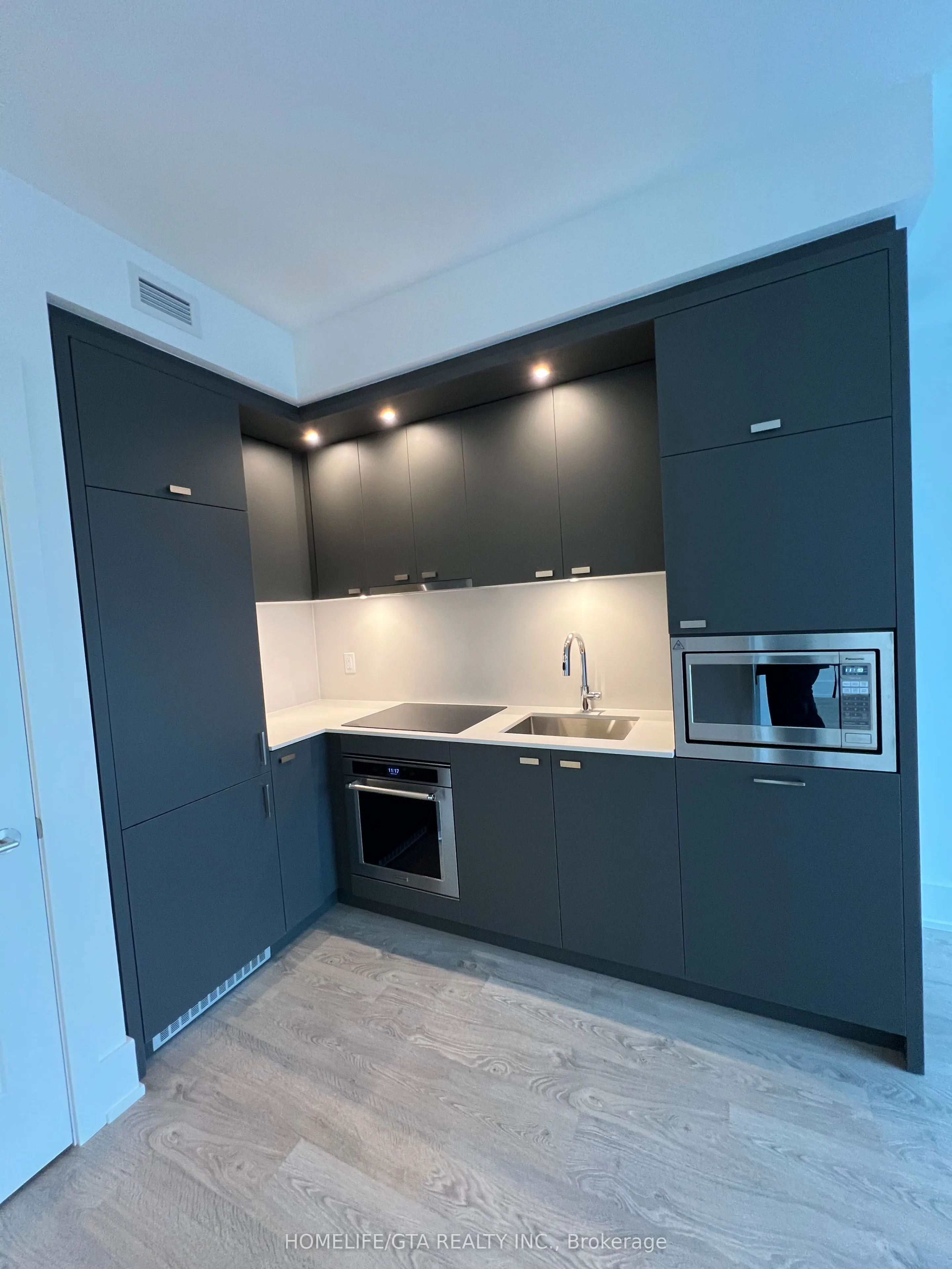 115 Denison Avenue, #904