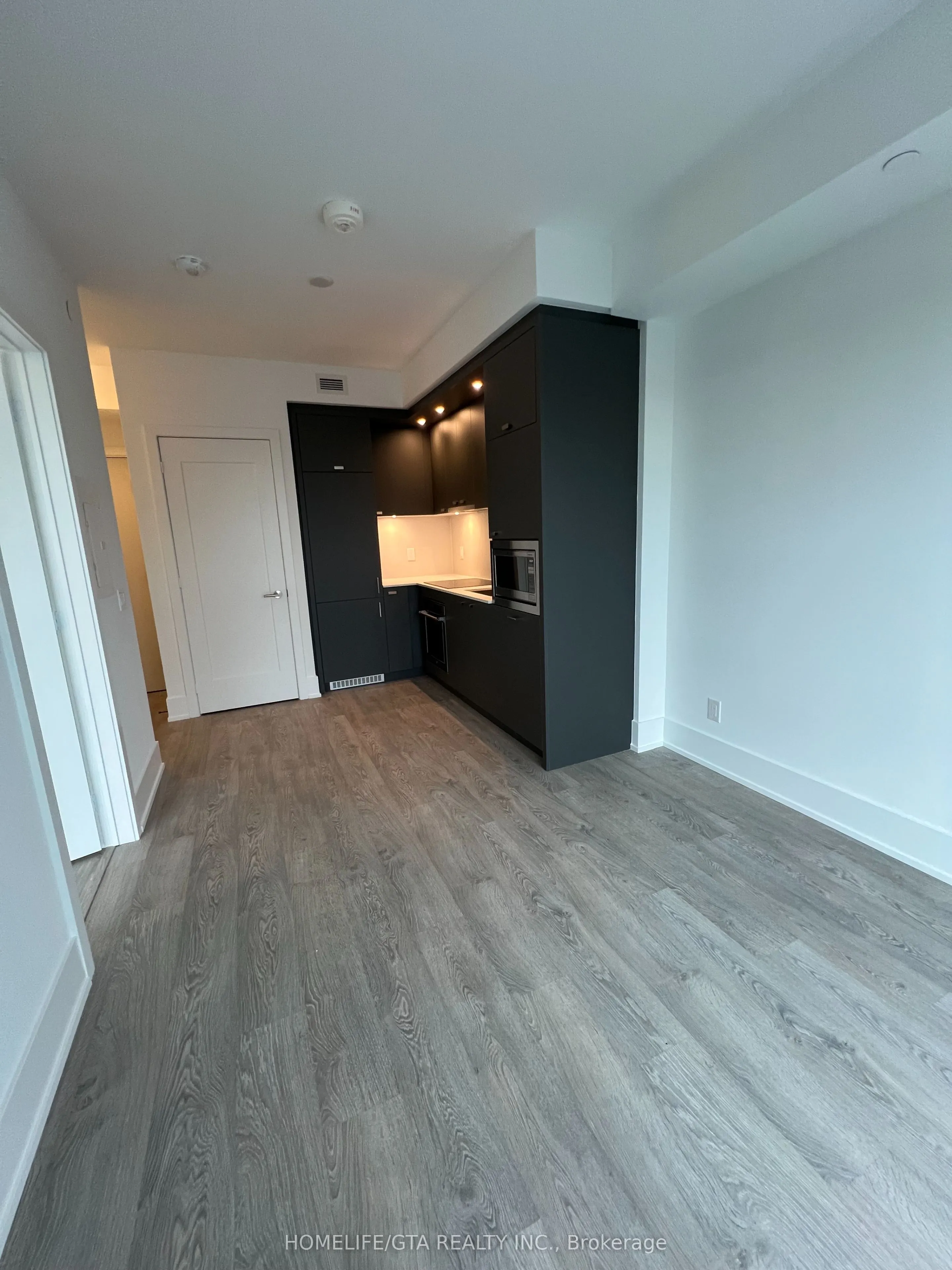 115 Denison Avenue, #904