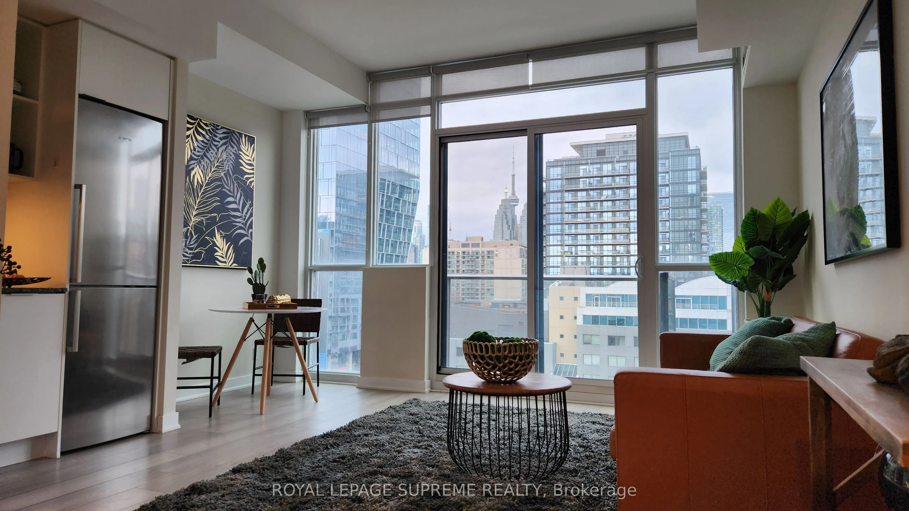 120 Parliament Street, #817