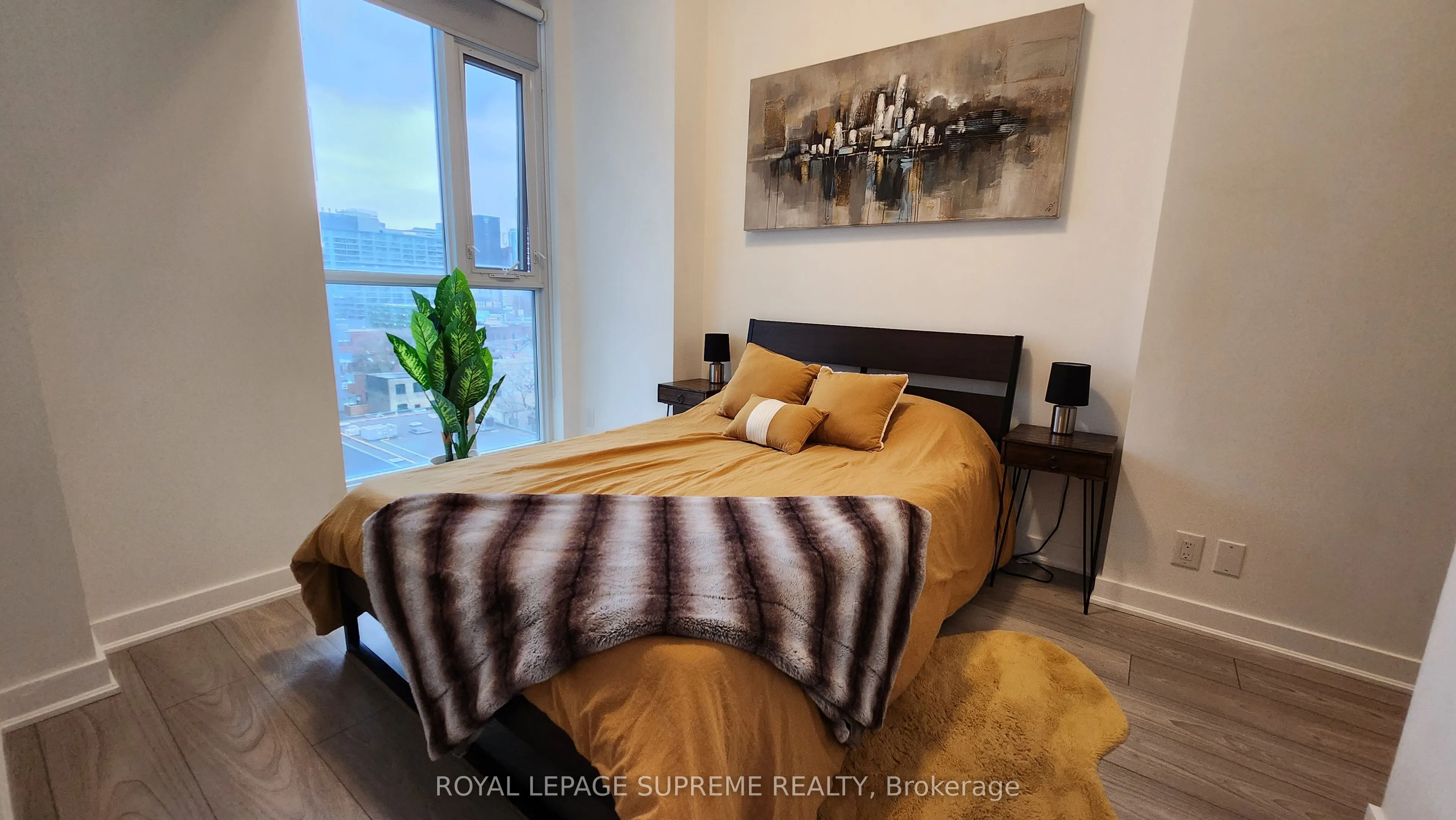 120 Parliament Street, #817