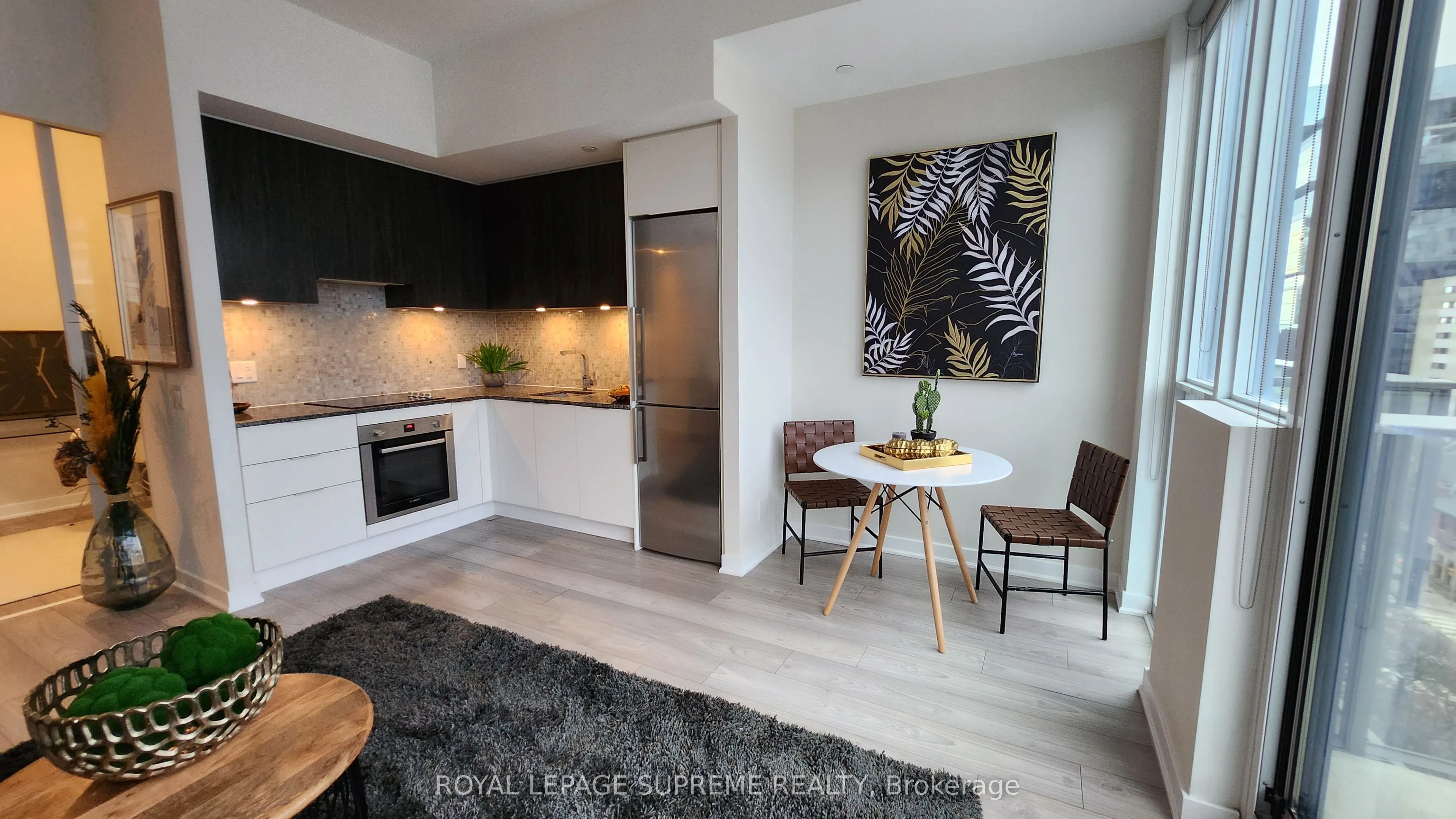 120 Parliament Street, #817