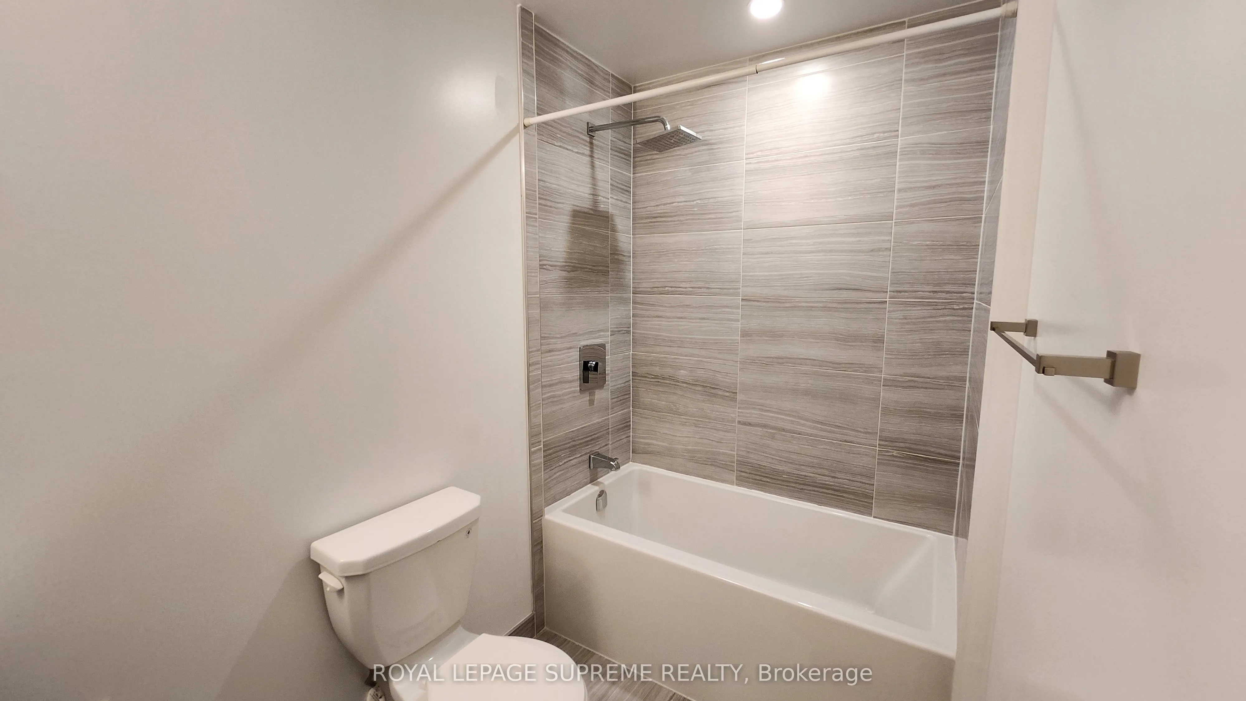 120 Parliament Street, #817