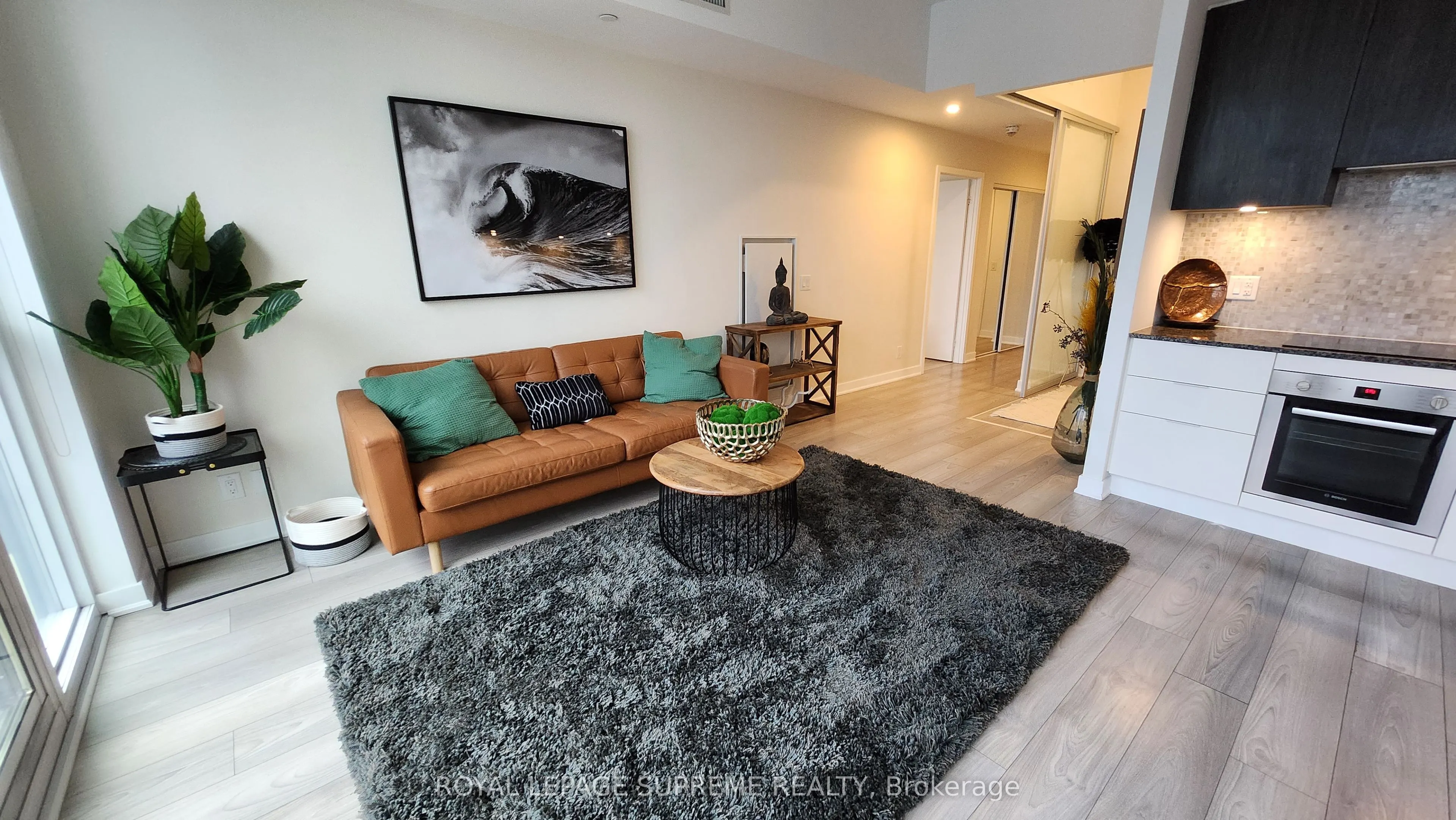 120 Parliament Street, #817