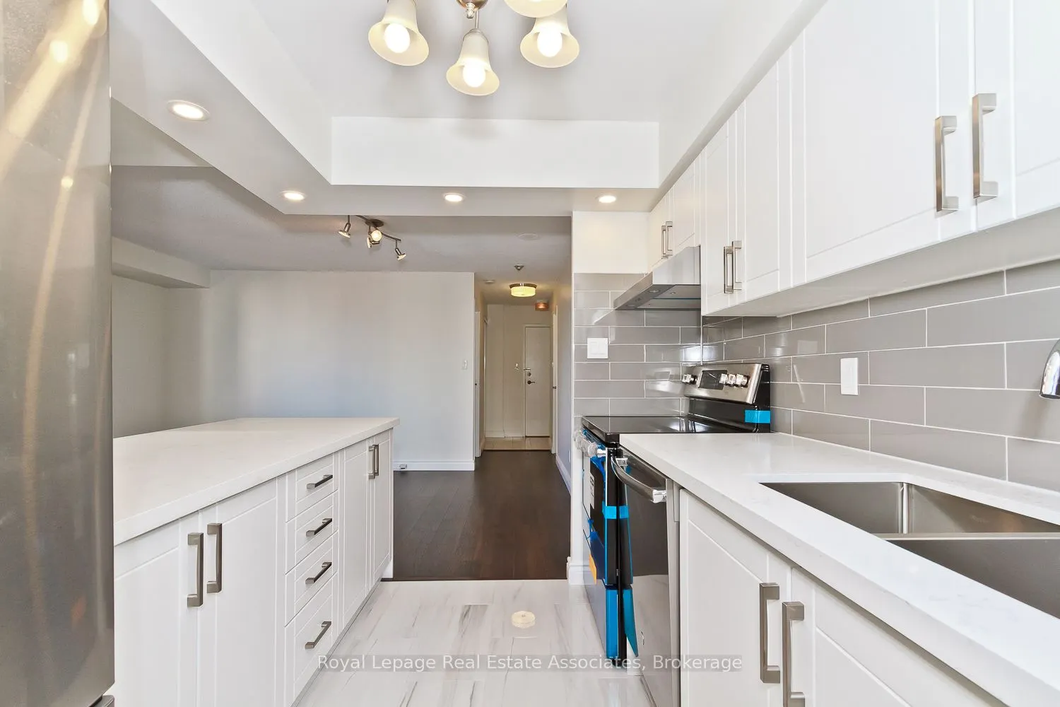 633 Bay Street, #1923