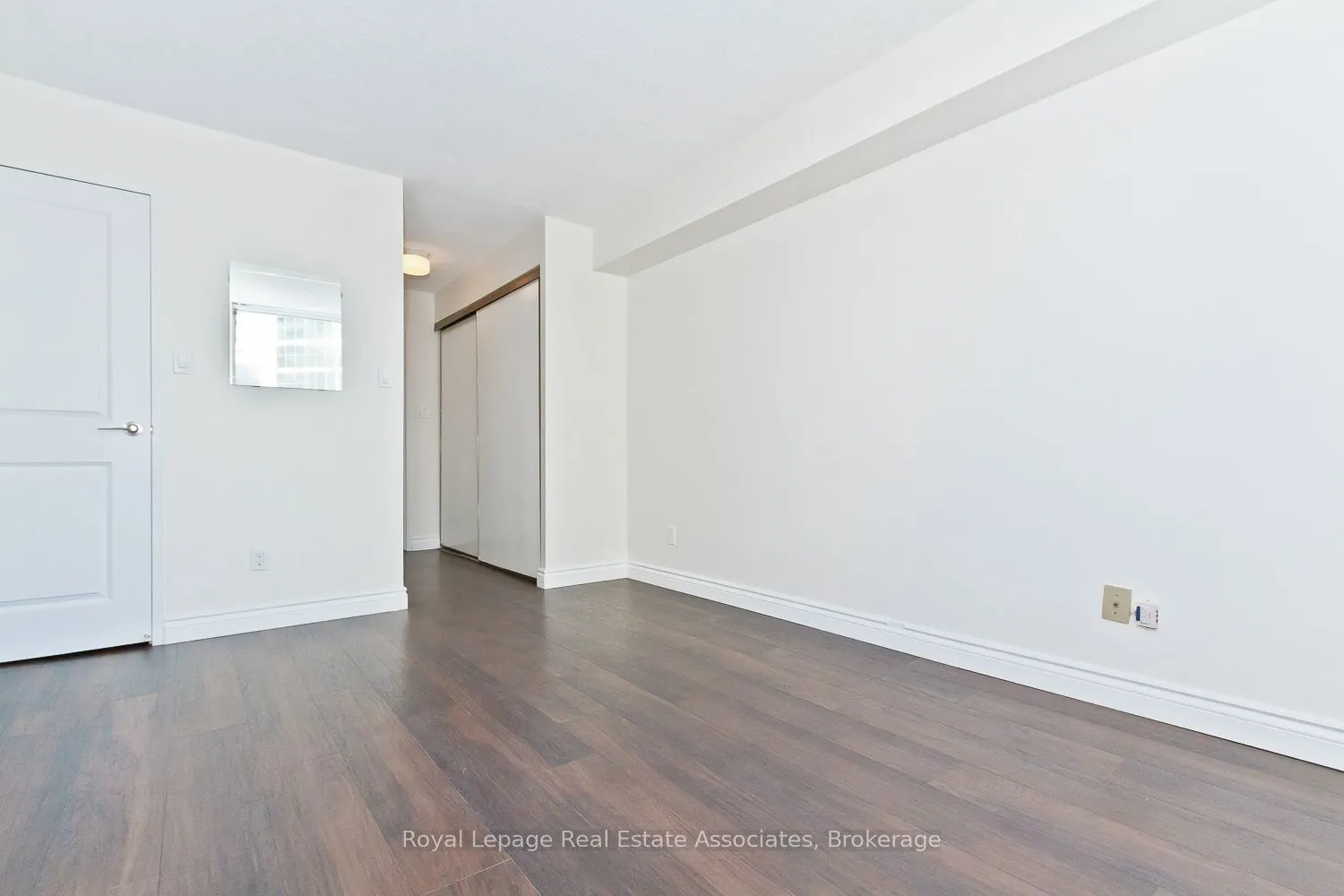 633 Bay Street, #1923