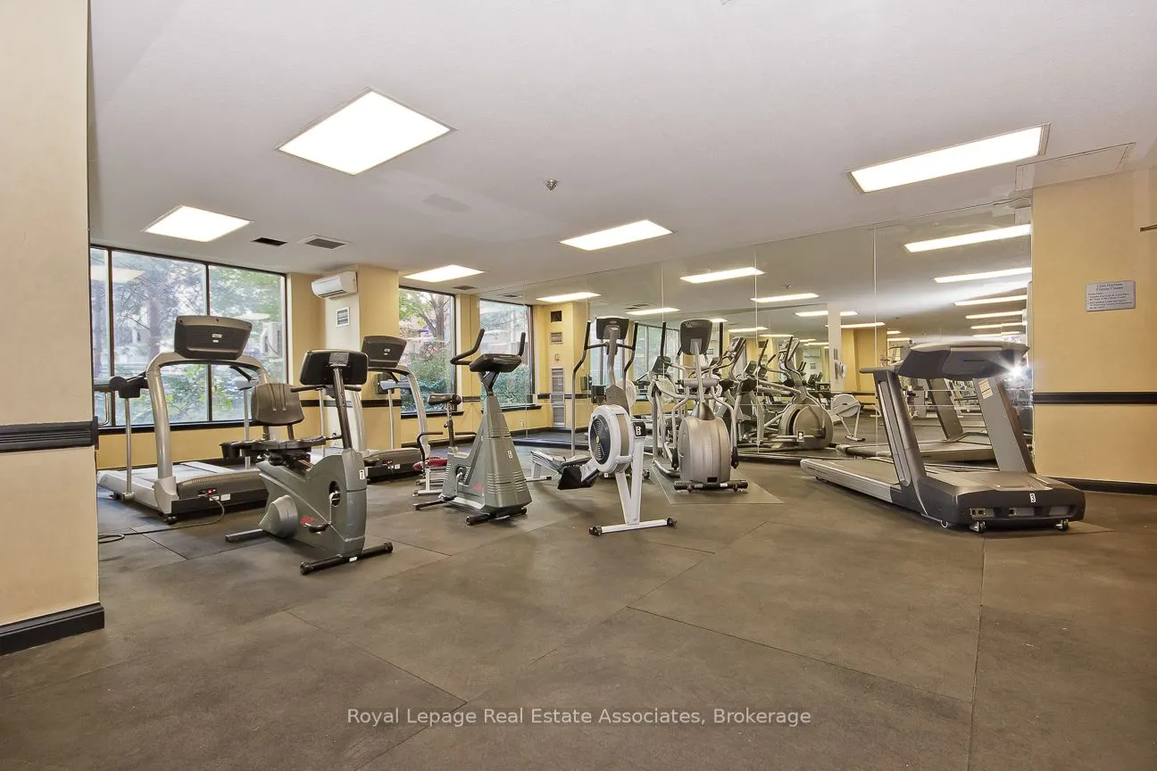 633 Bay Street, #1923