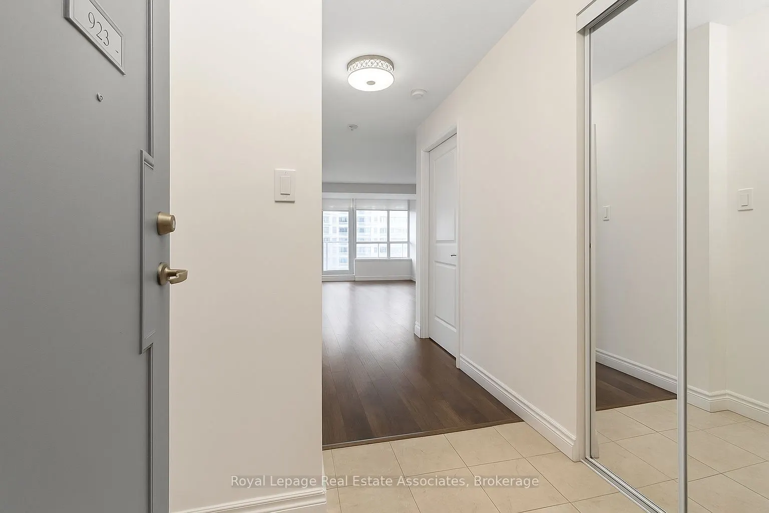 633 Bay Street, #1923