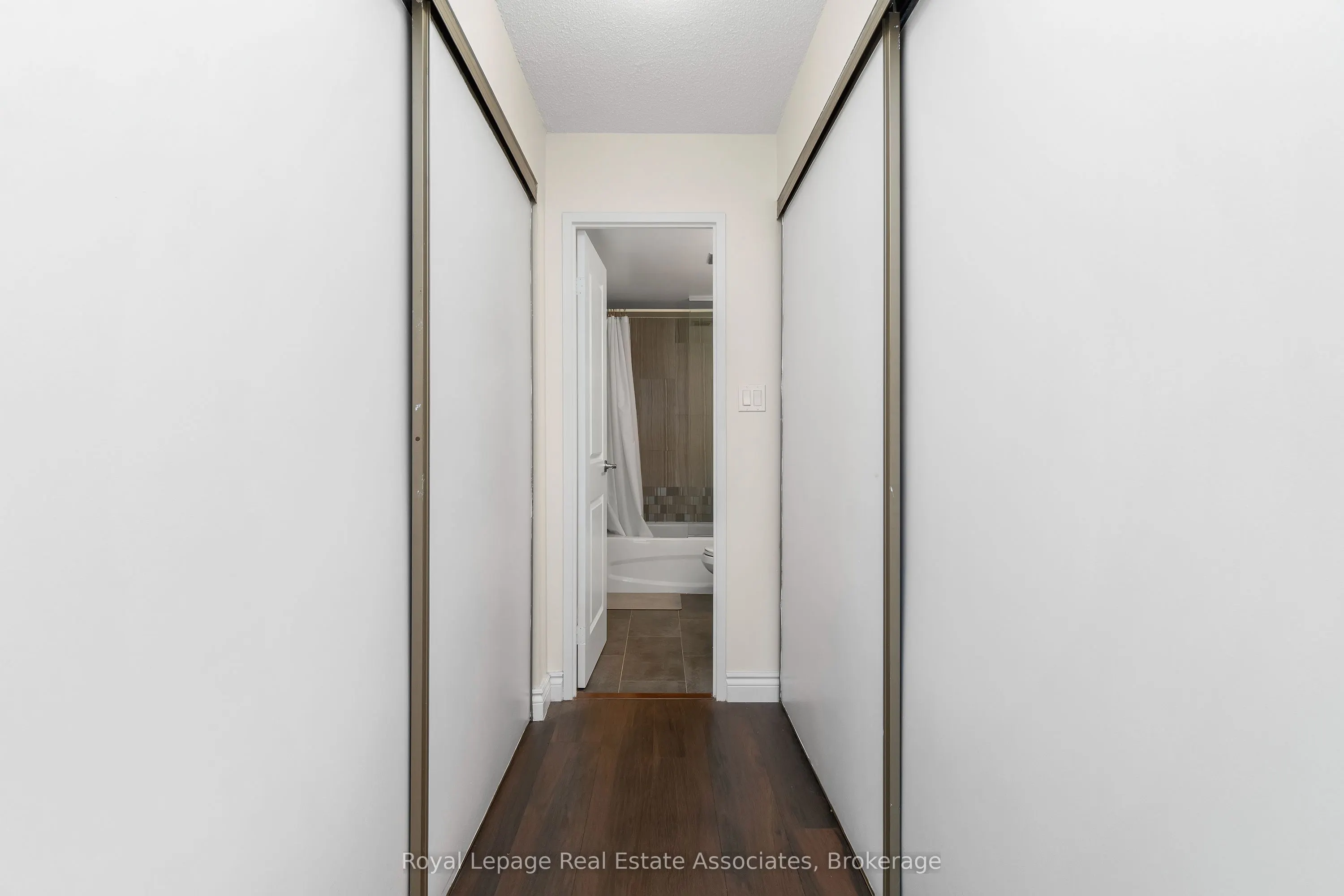 633 Bay Street, #1923