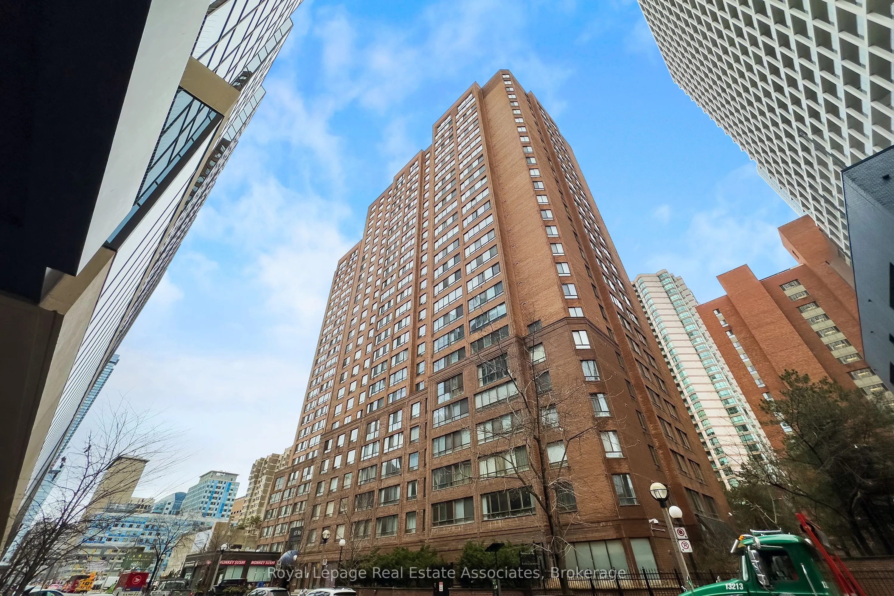 633 Bay Street, #1923