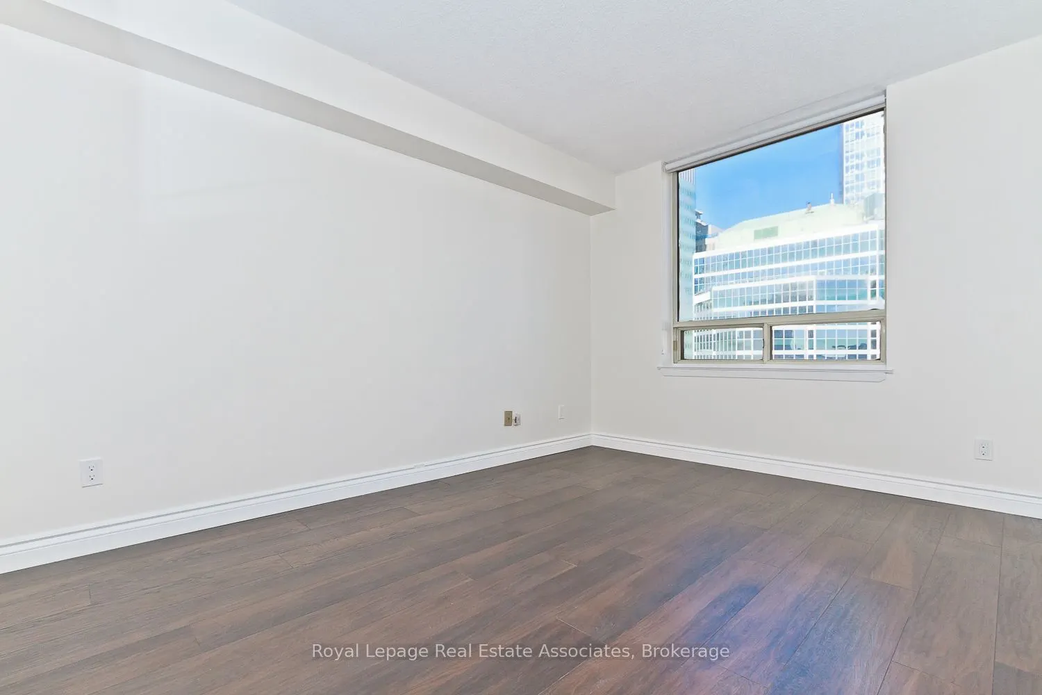 633 Bay Street, #1923