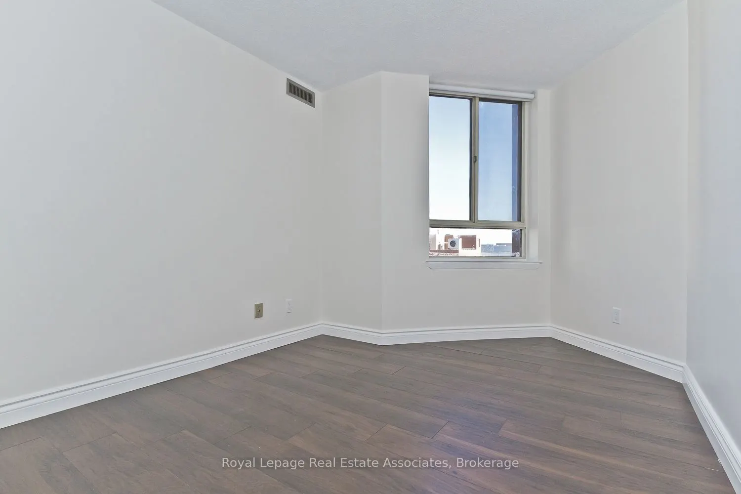 633 Bay Street, #1923