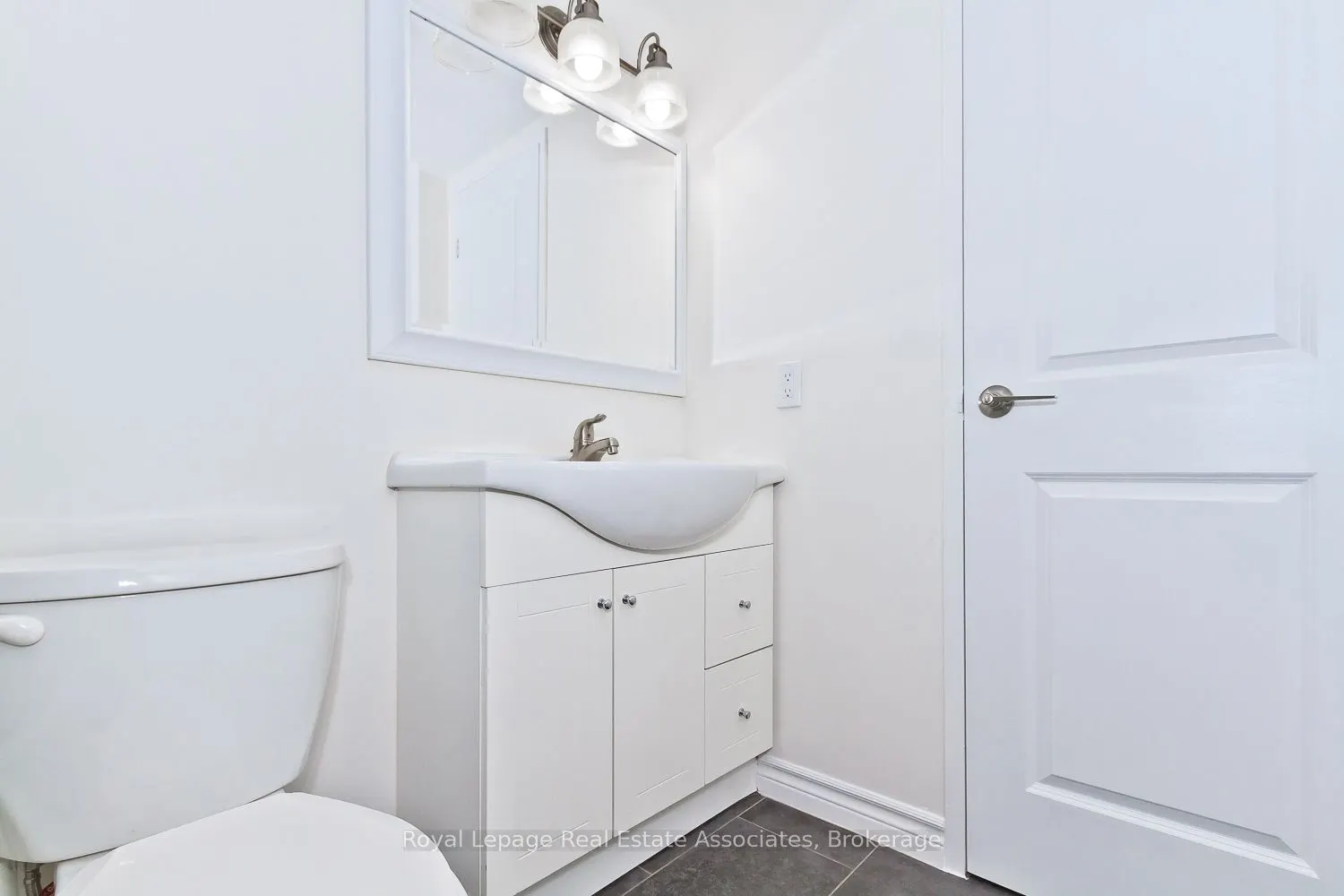 633 Bay Street, #1923