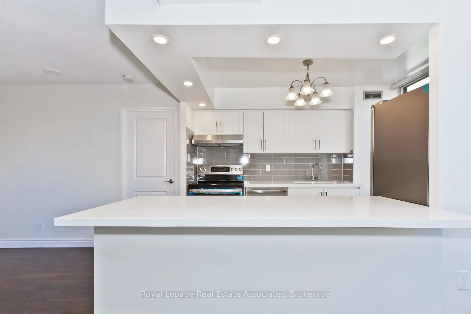 633 Bay Street, #1923