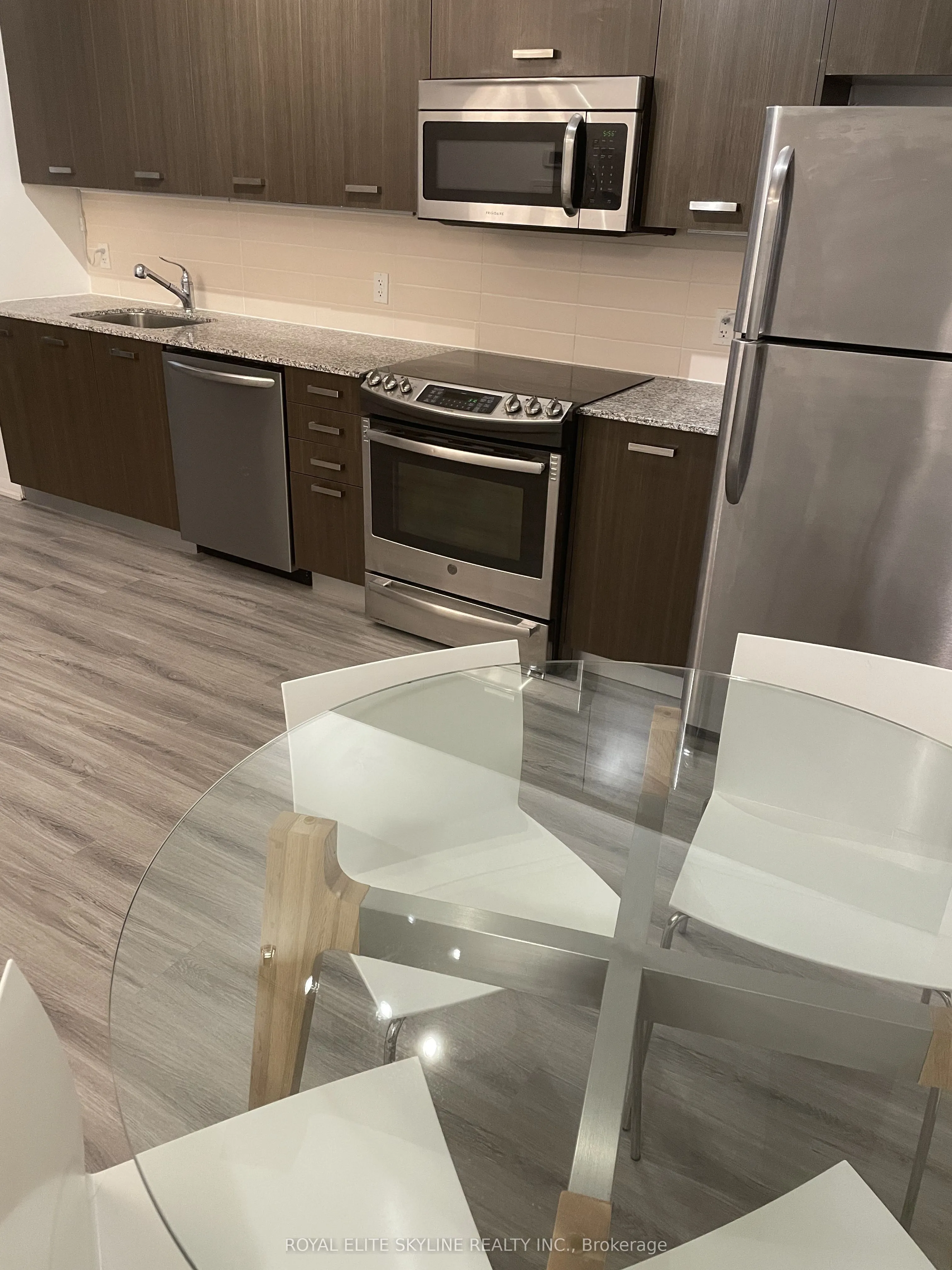 832 Bay Street, #201