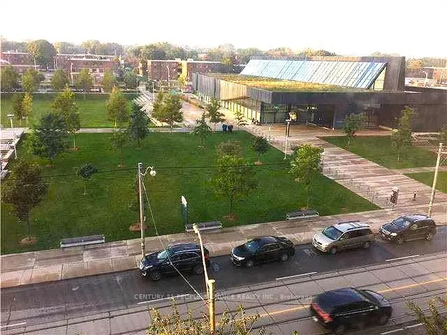 170 Sumach Street, #521