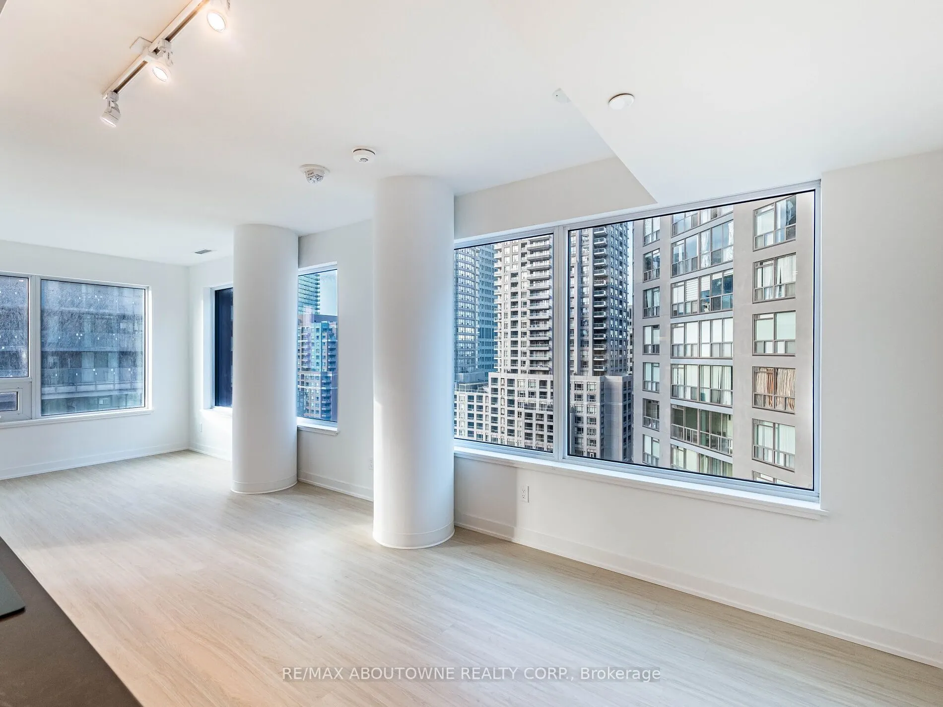 8 Wellesley Street, #1116