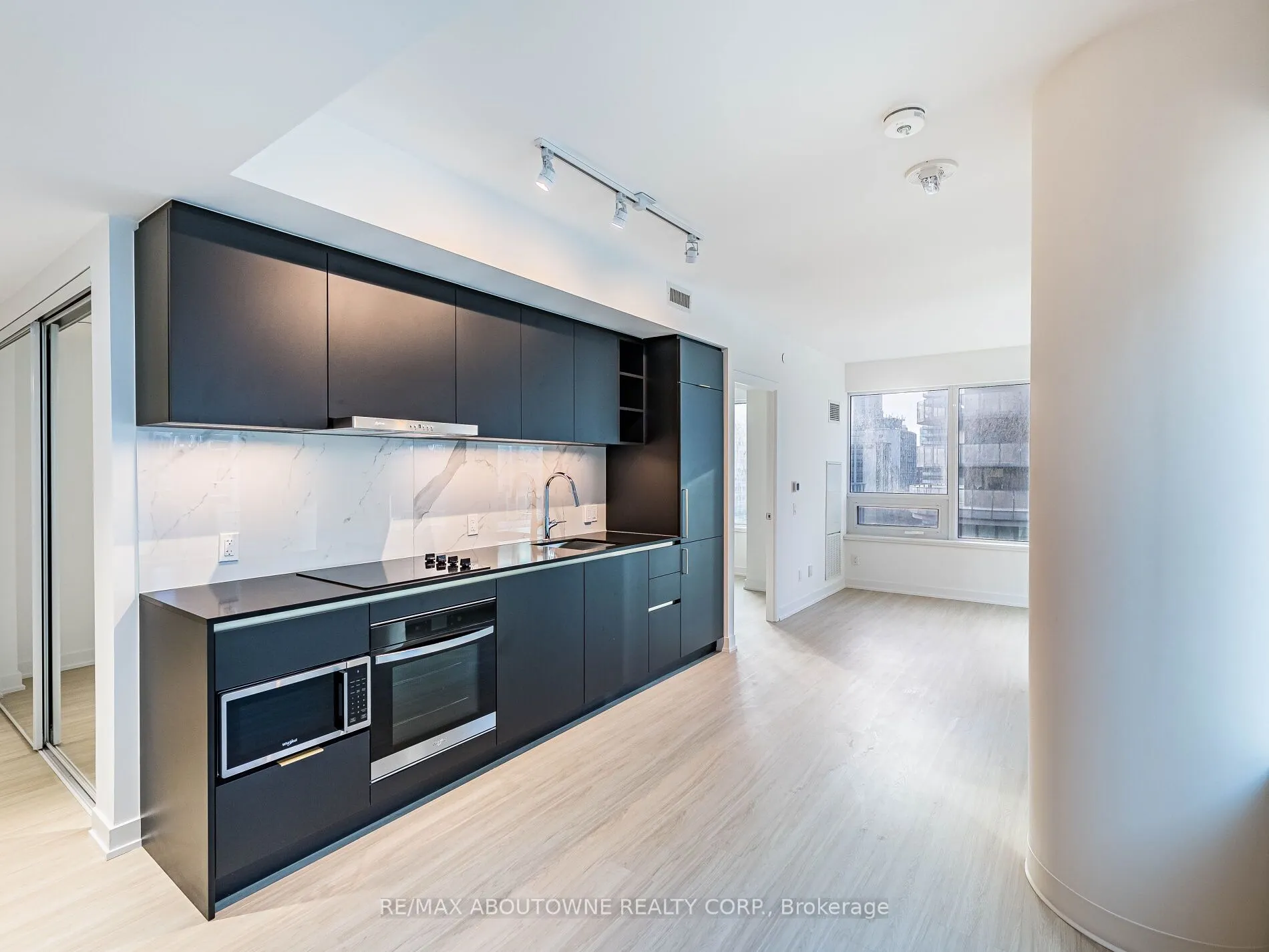 8 Wellesley Street, #1116