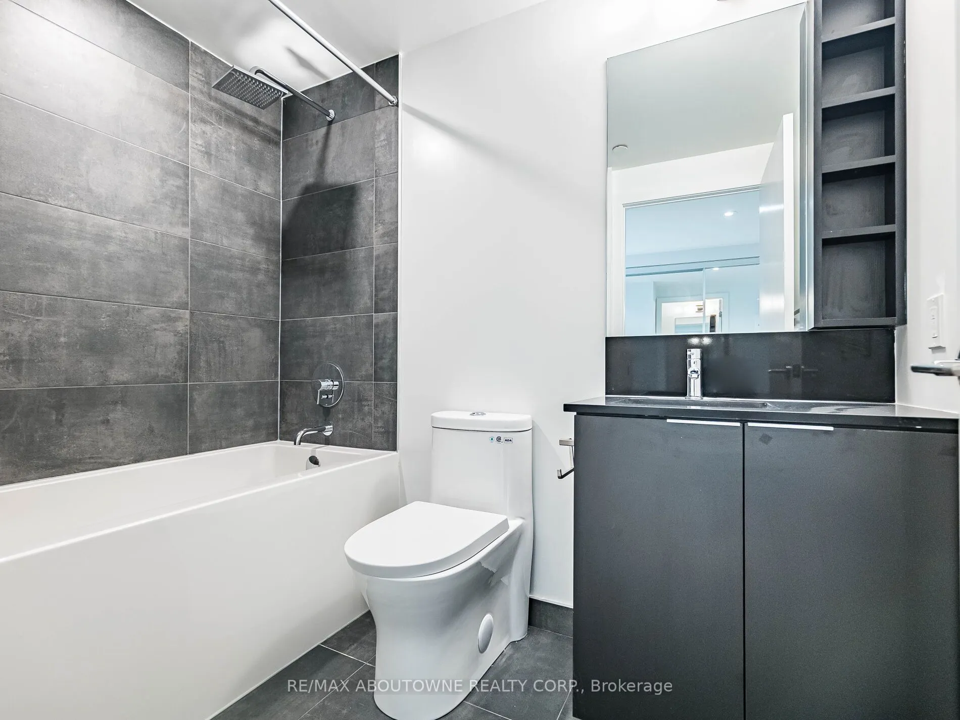 8 Wellesley Street, #1116