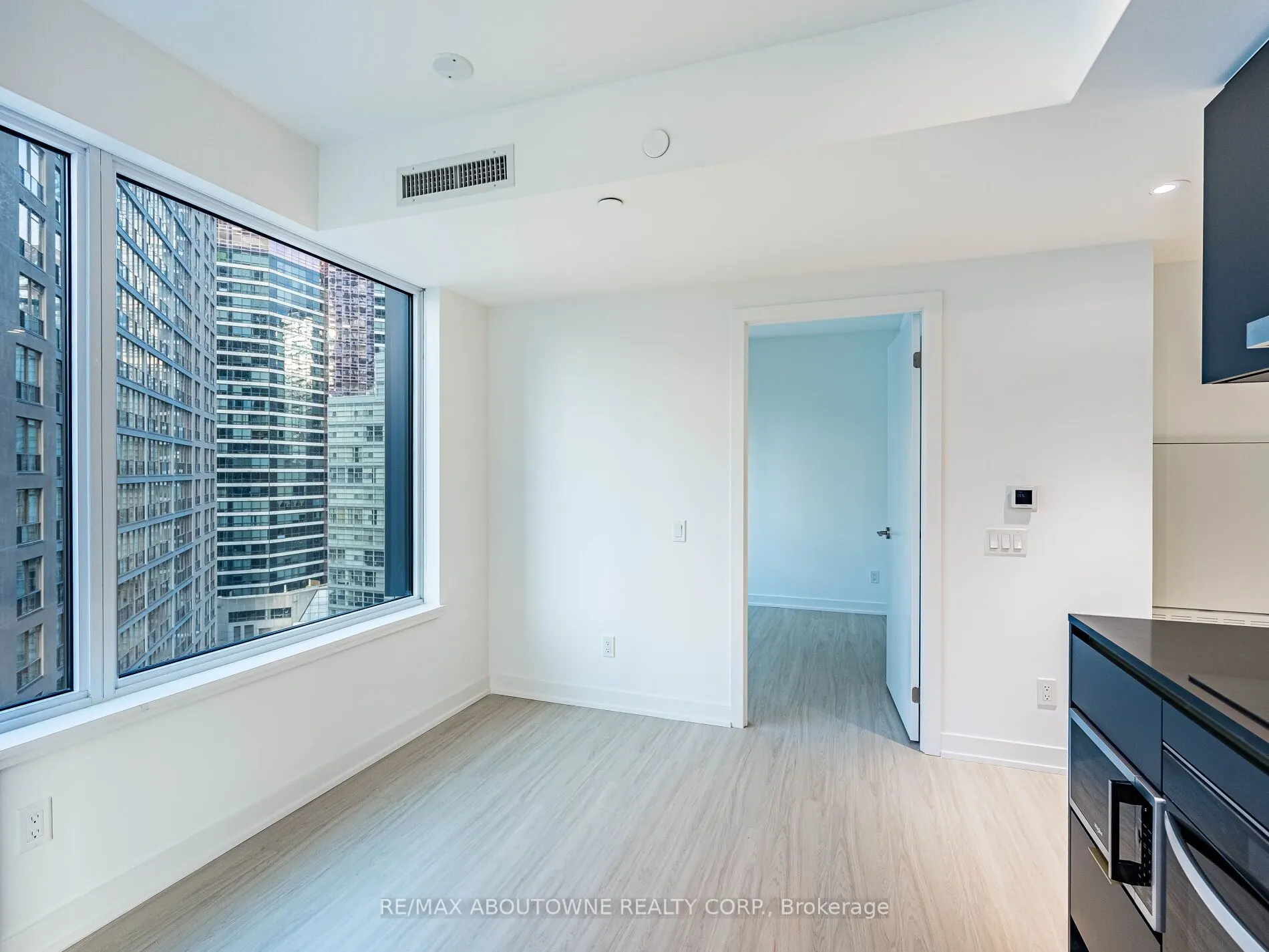 8 Wellesley Street, #1116