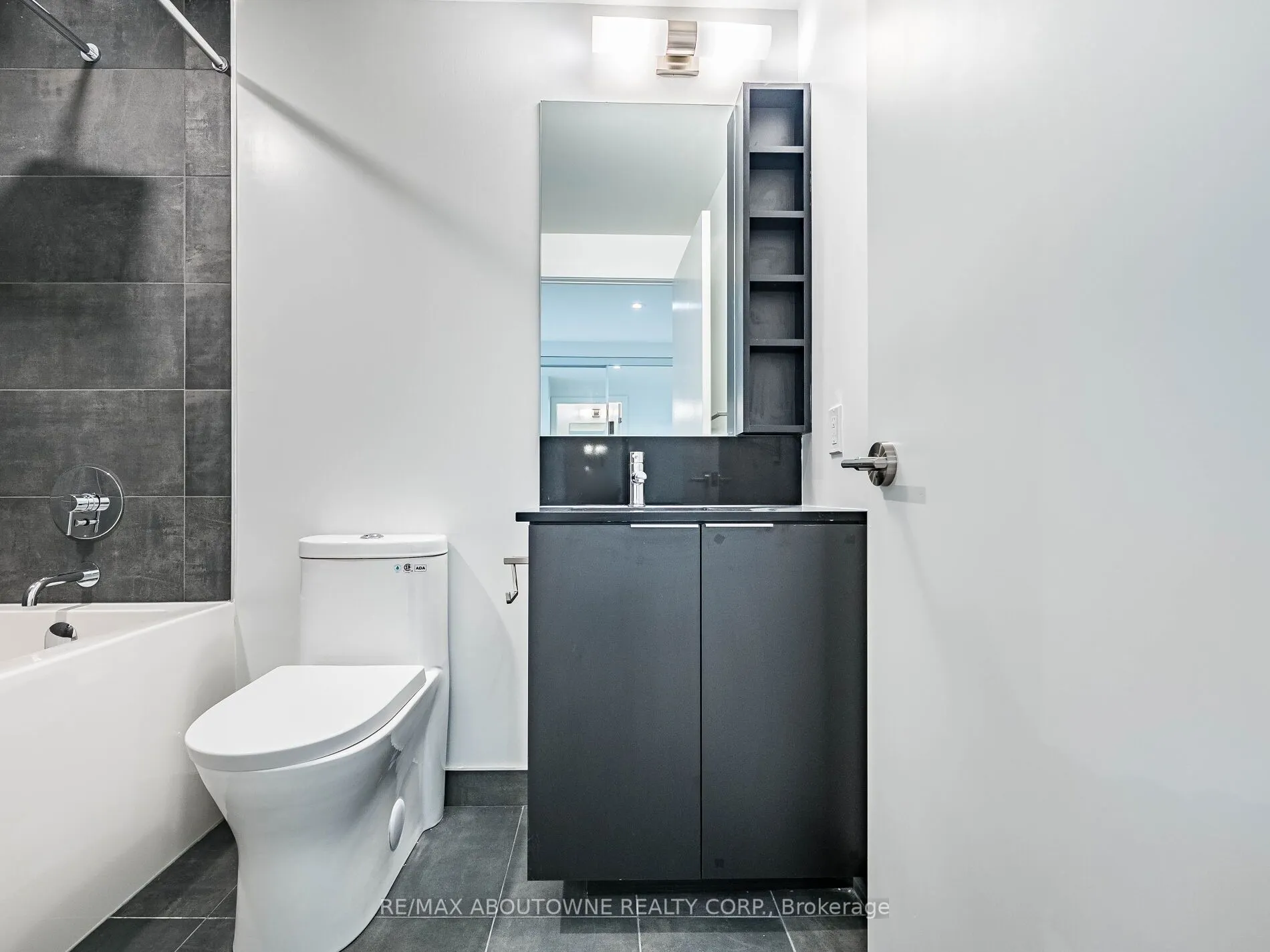 8 Wellesley Street, #1116