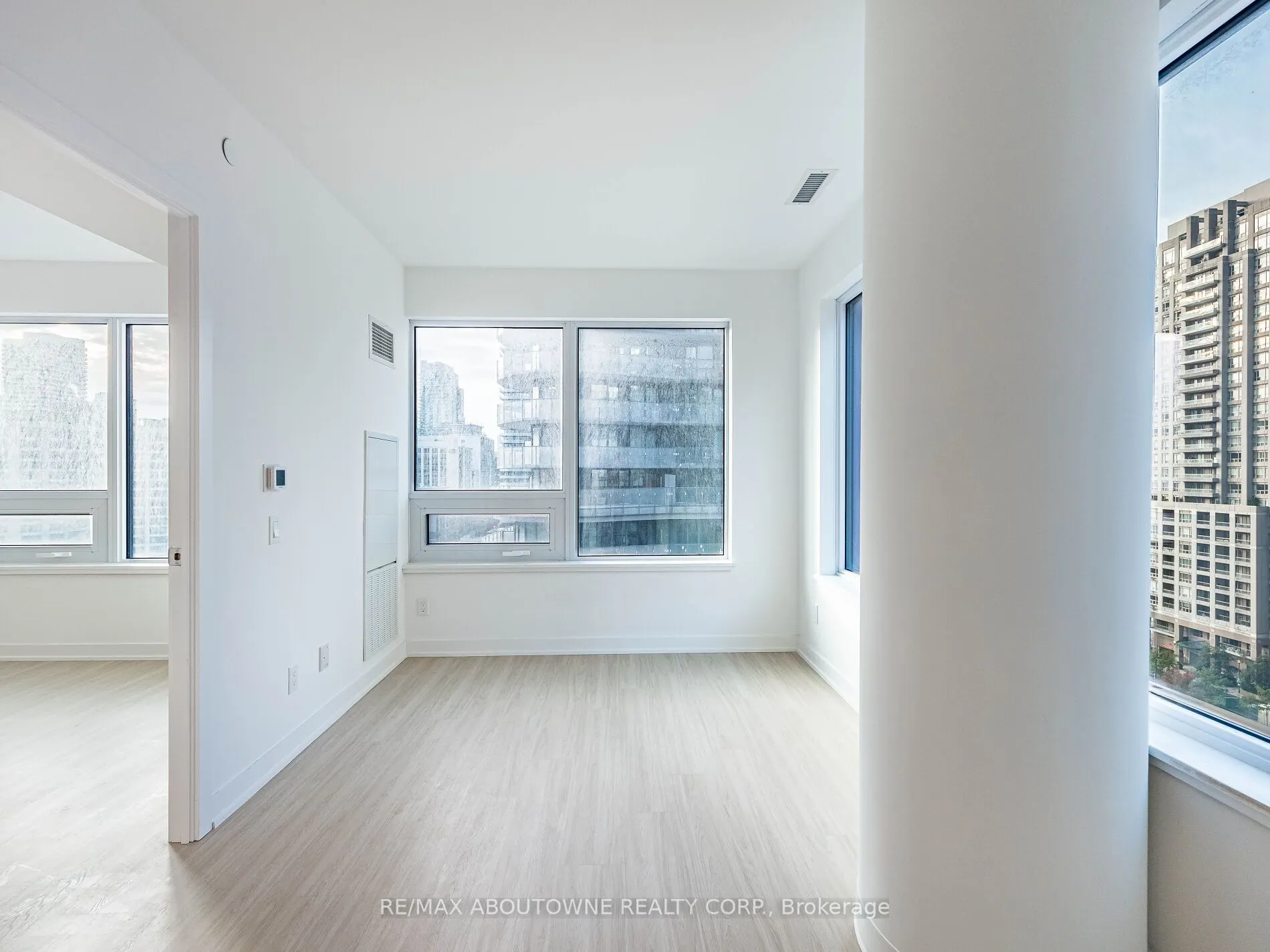 8 Wellesley Street, #1116