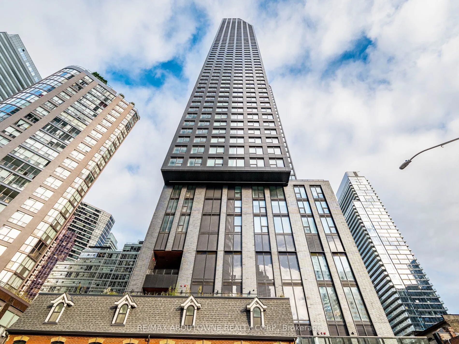 8 Wellesley Street, #1116