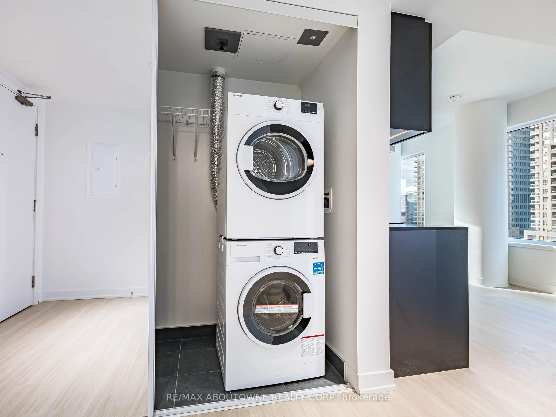 8 Wellesley Street, #1116