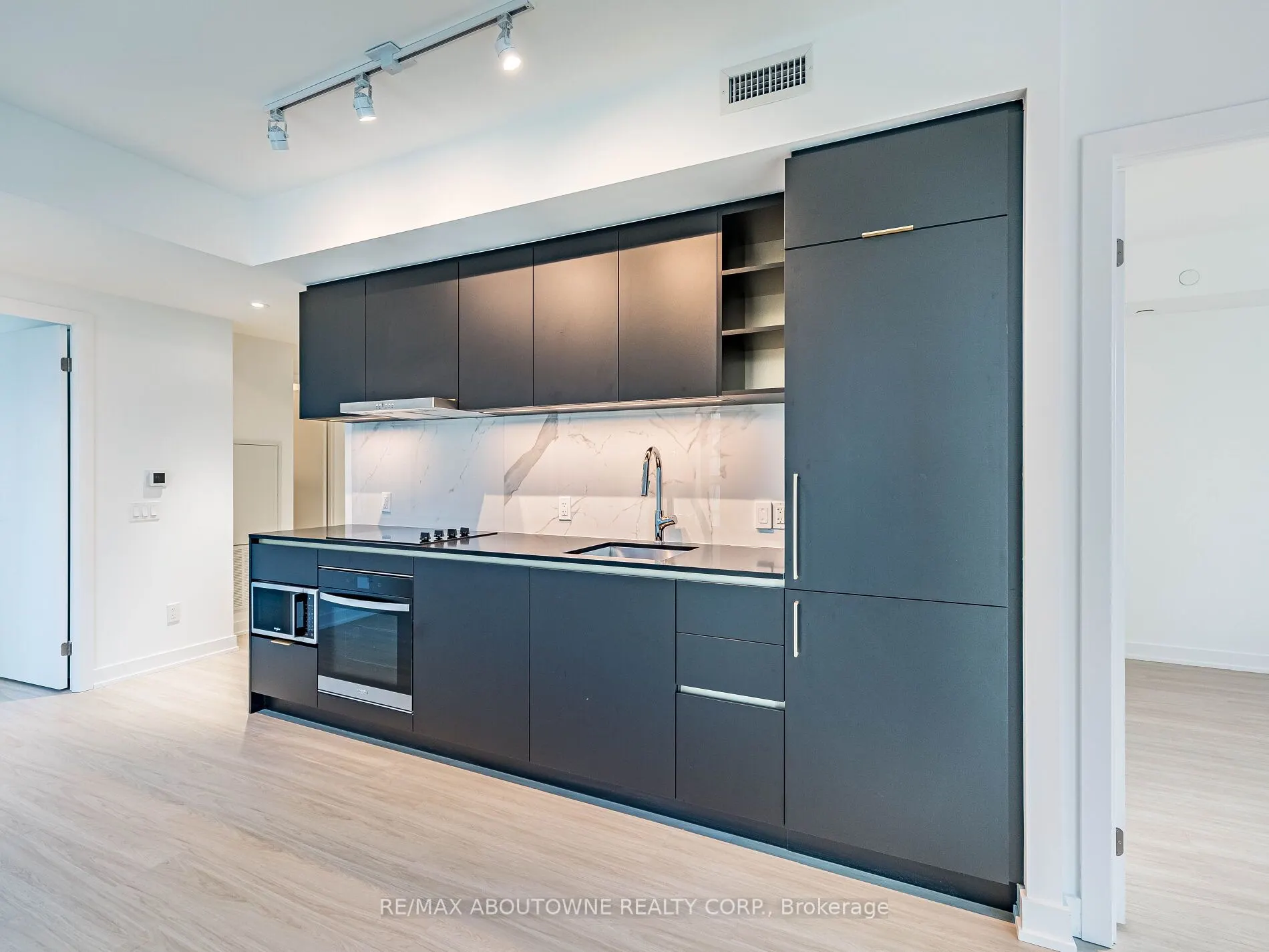 8 Wellesley Street, #1116