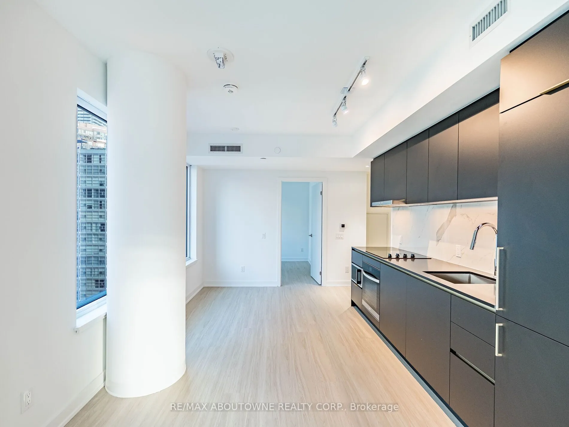 8 Wellesley Street, #1116